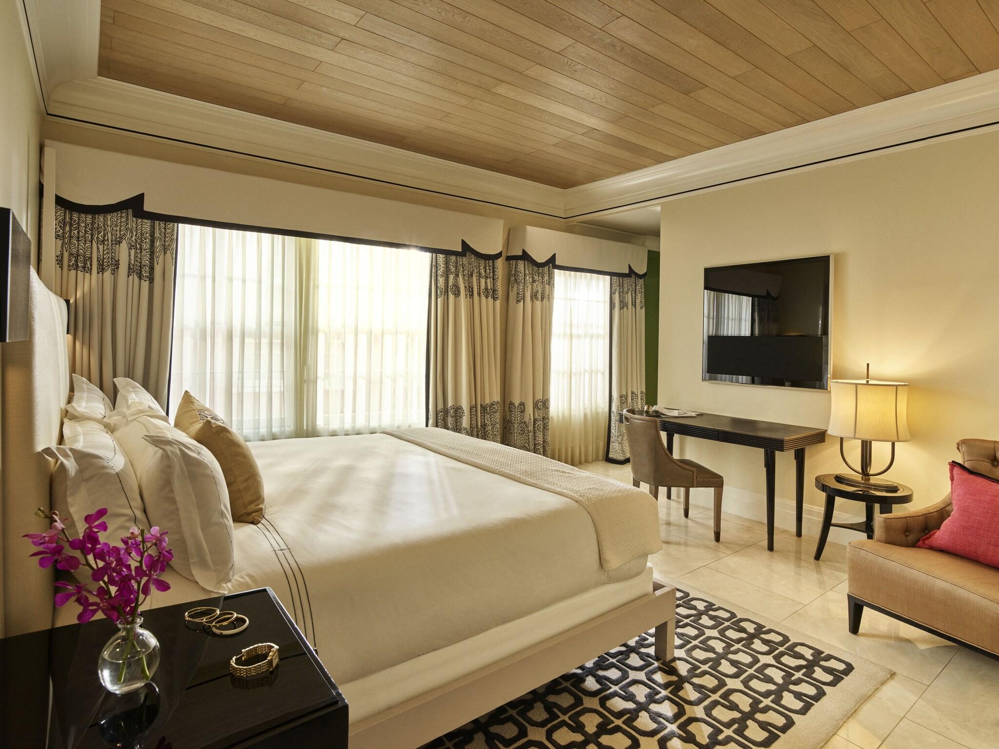 Double Deluxe King Bed