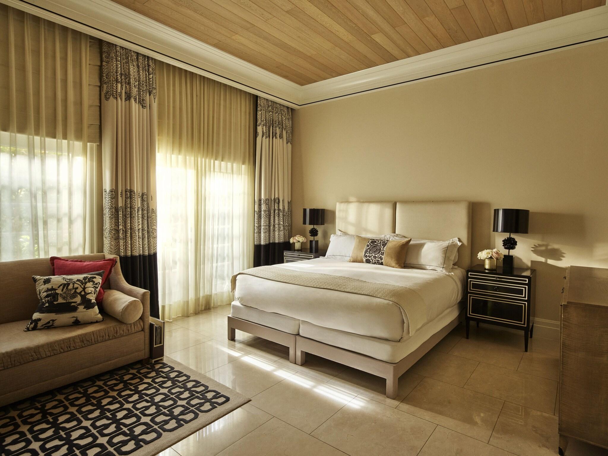 Double Deluxe King Bed