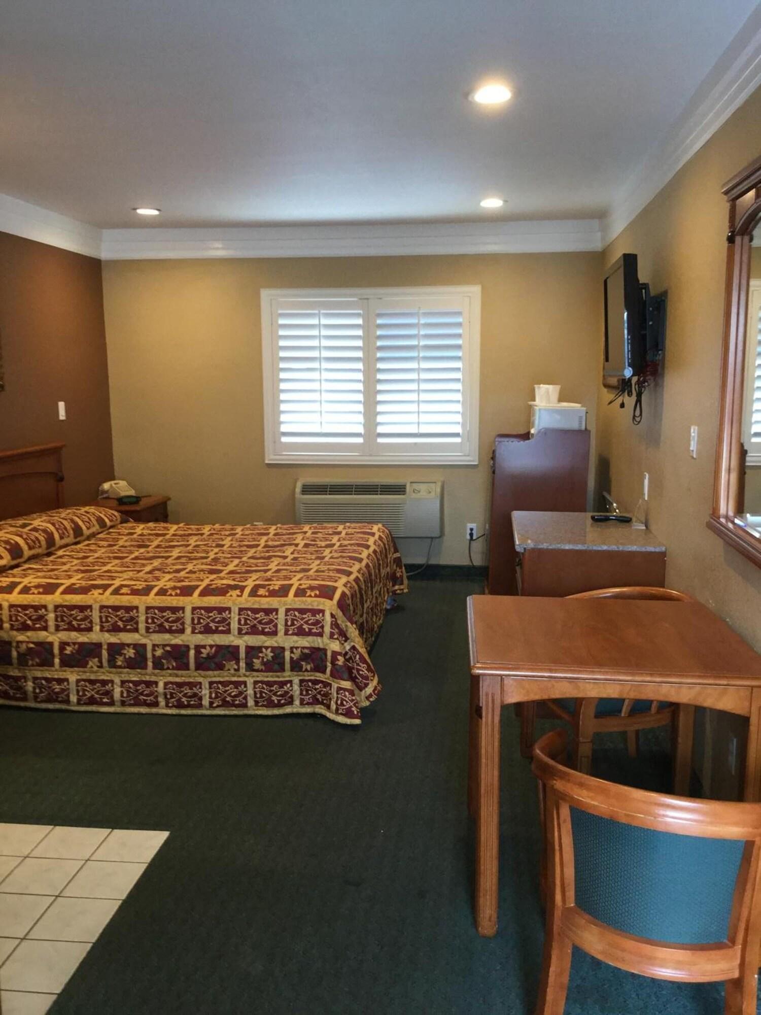 Double King Bed Non Smoking