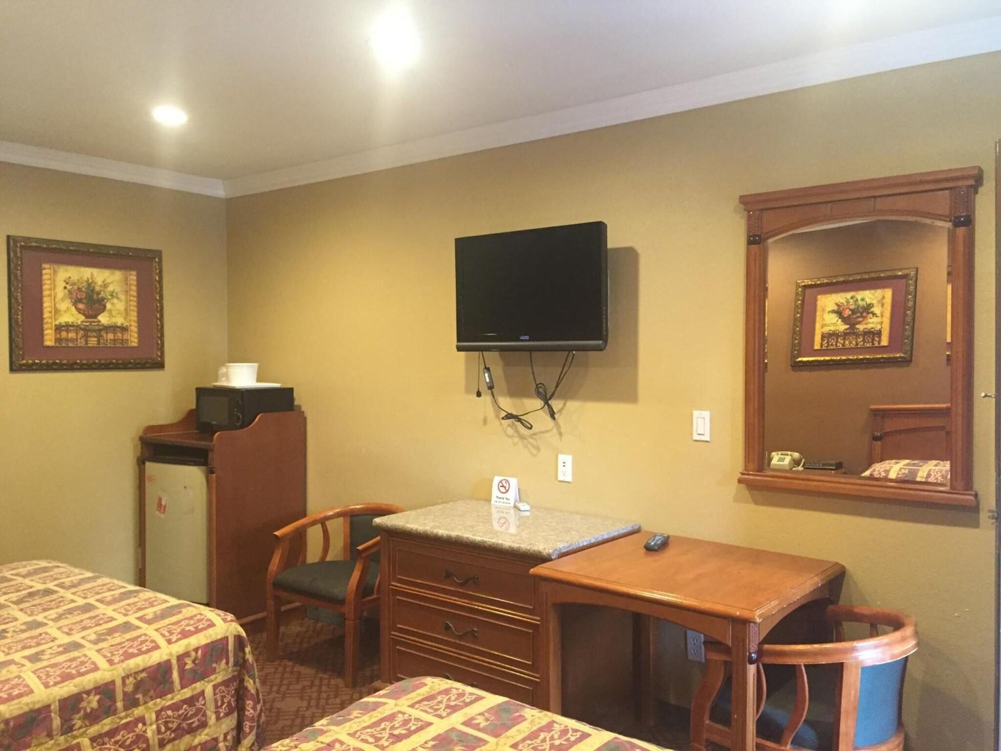 Double Two Queen Beds Non Smoking