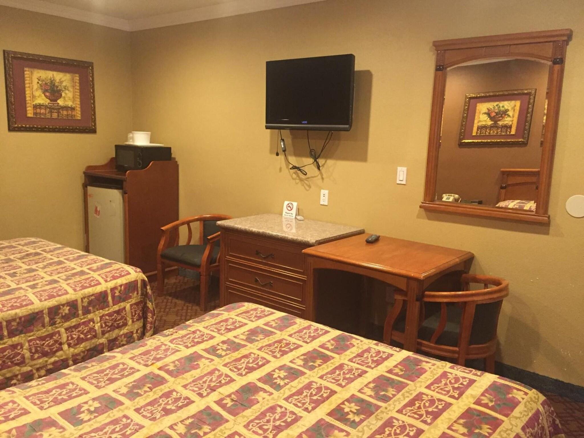 Double Two Queen Beds Non Smoking