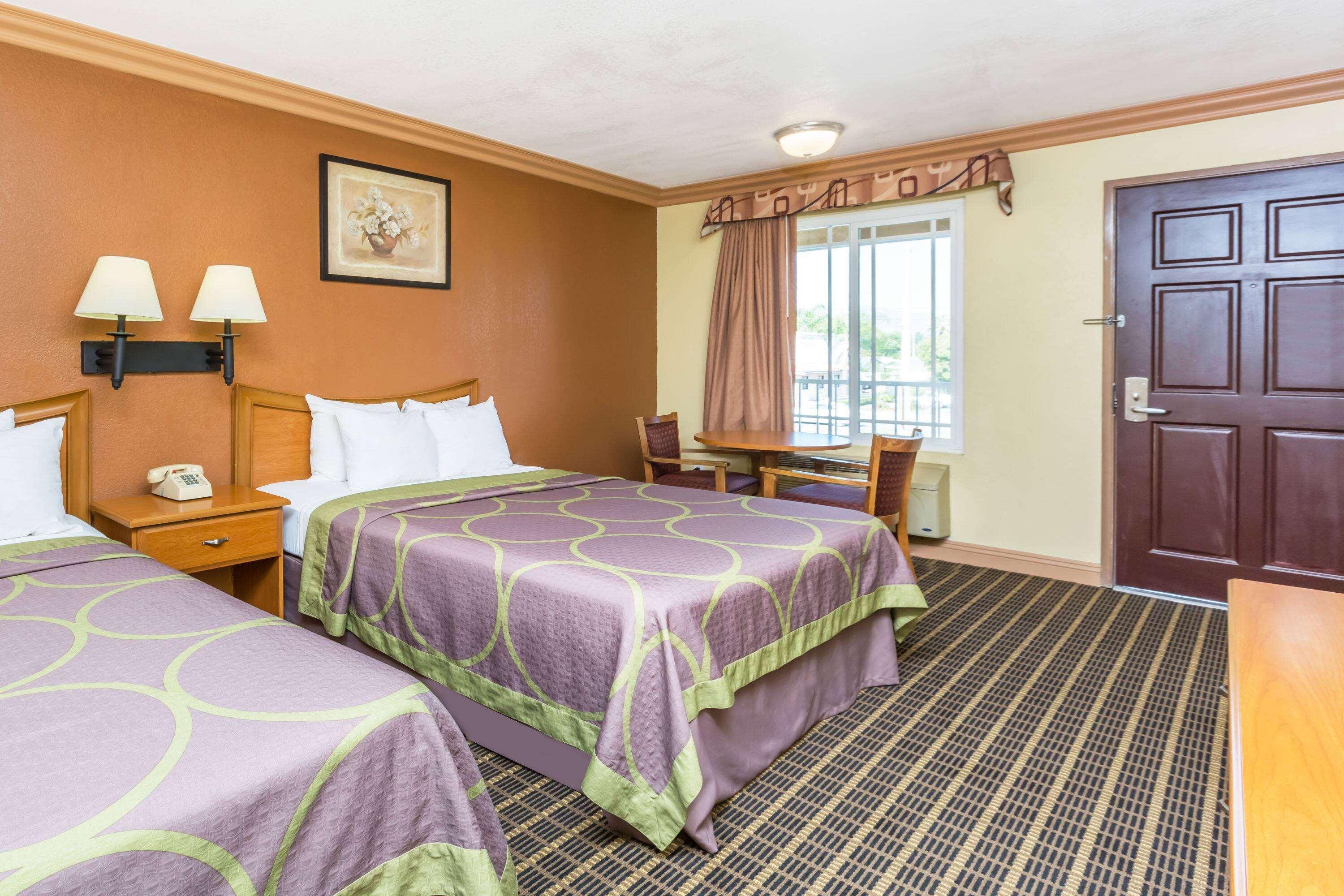 Quadruple Two Double Beds