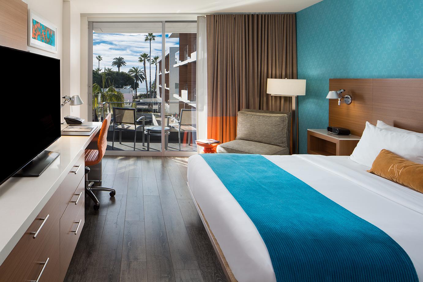 Double Partial Ocean View King Bed