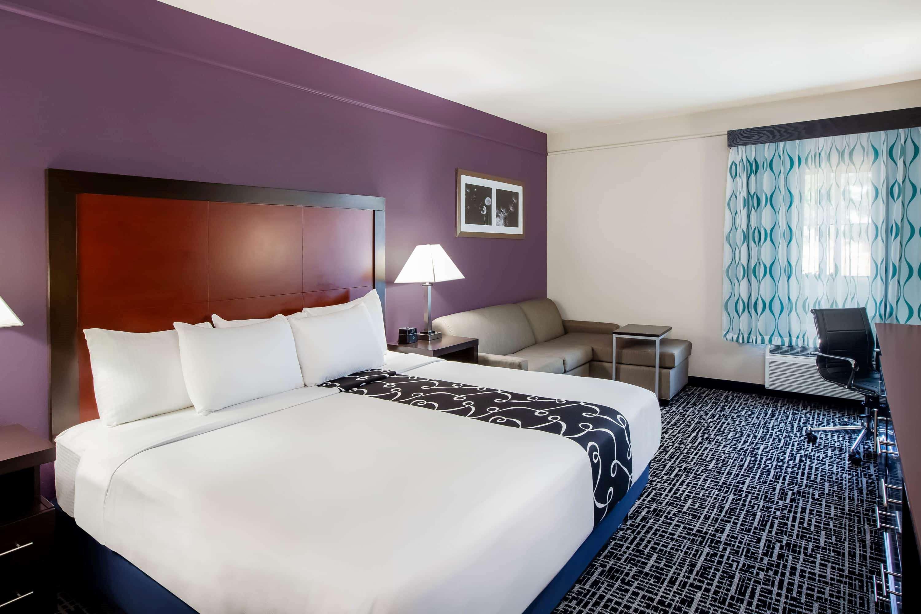 Family Room Deluxe King Bed