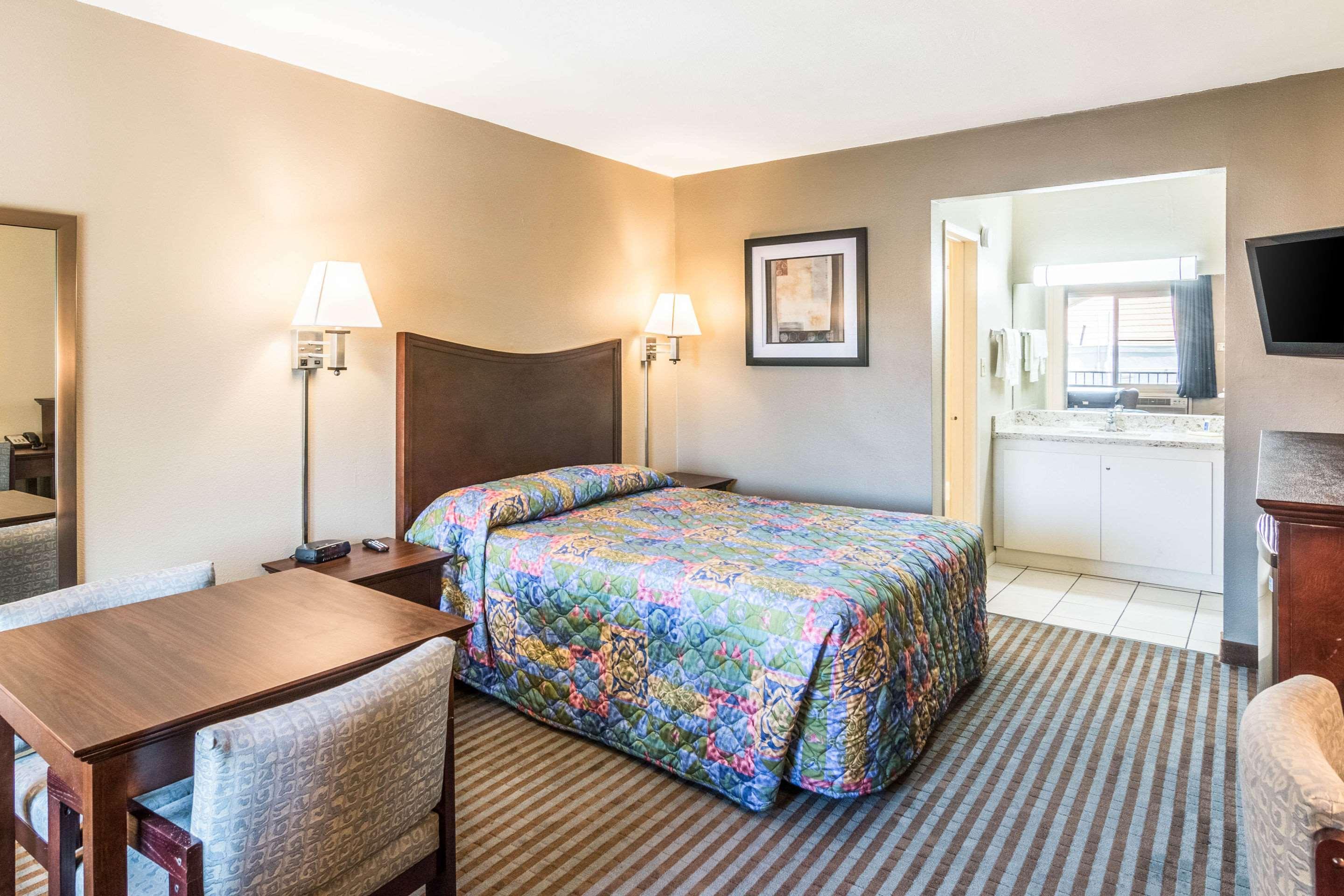 Double Queen Size Bed