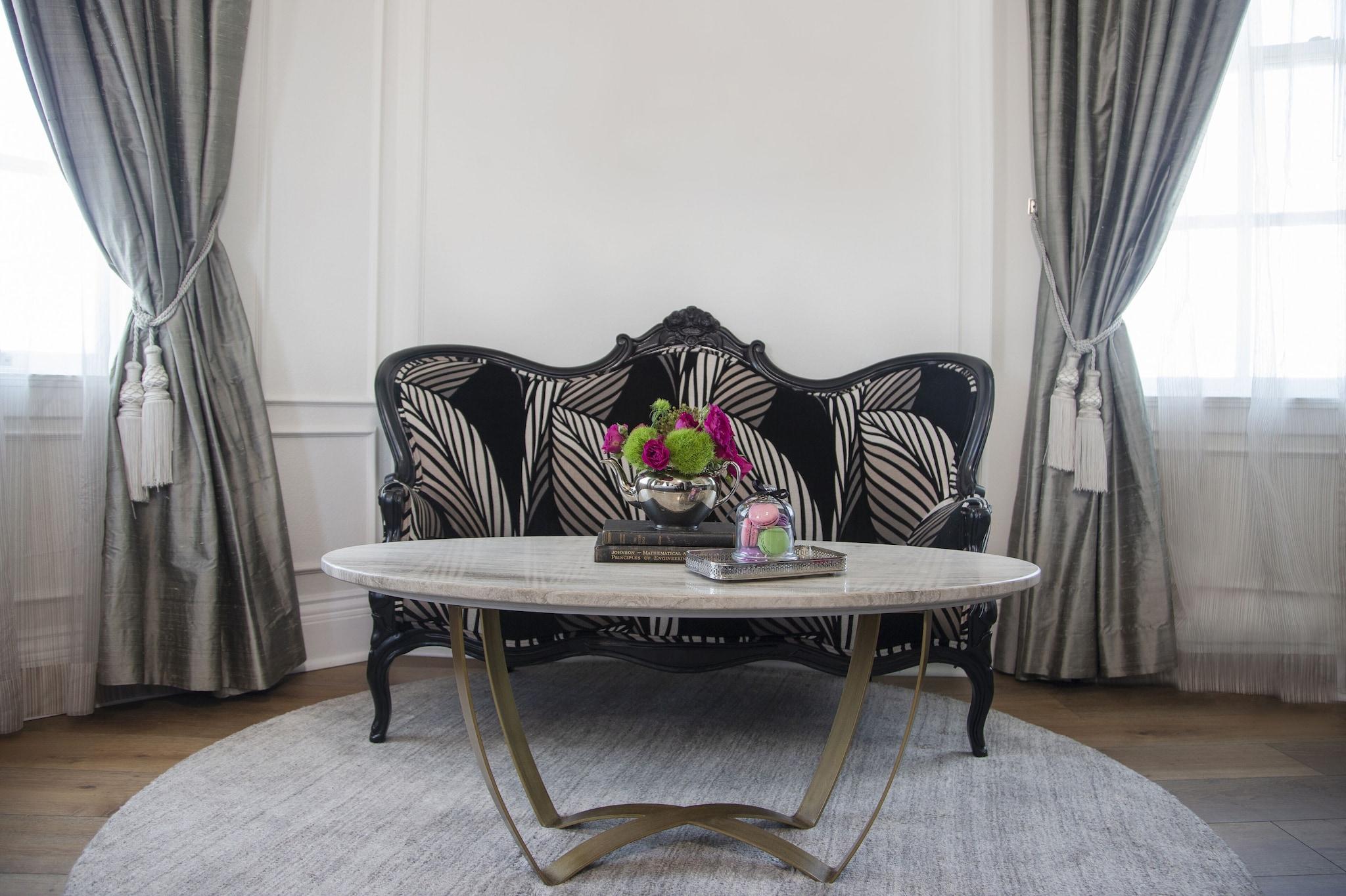 Double Classic Queen Bed