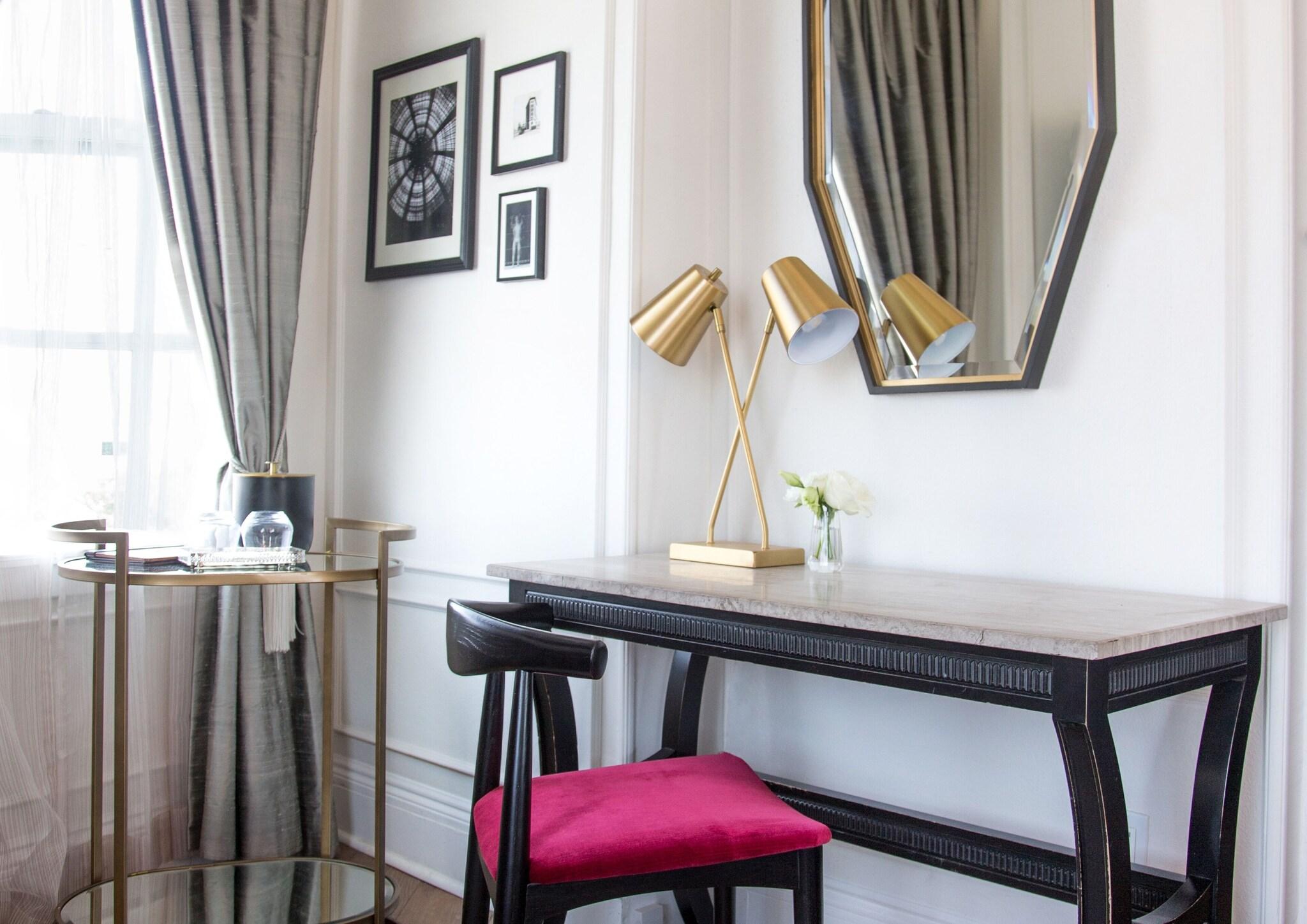 Double Classic Queen Bed