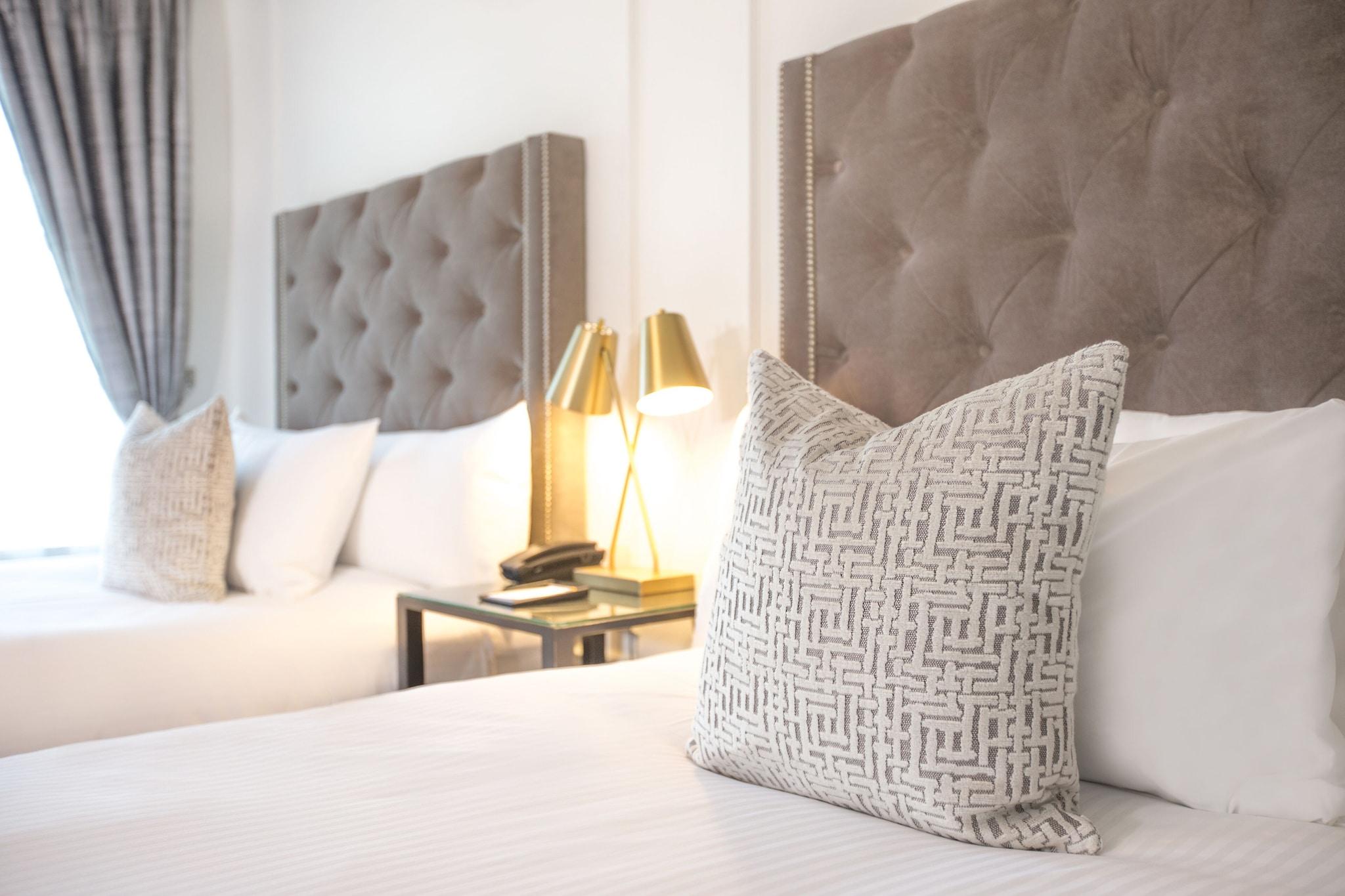 Studio Two Queen Beds