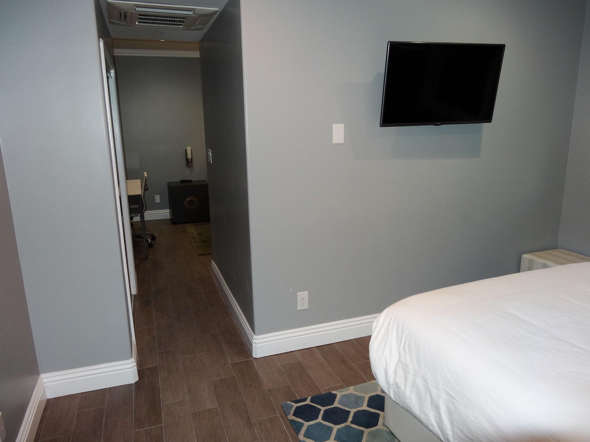 Family Room Two Queen Beds