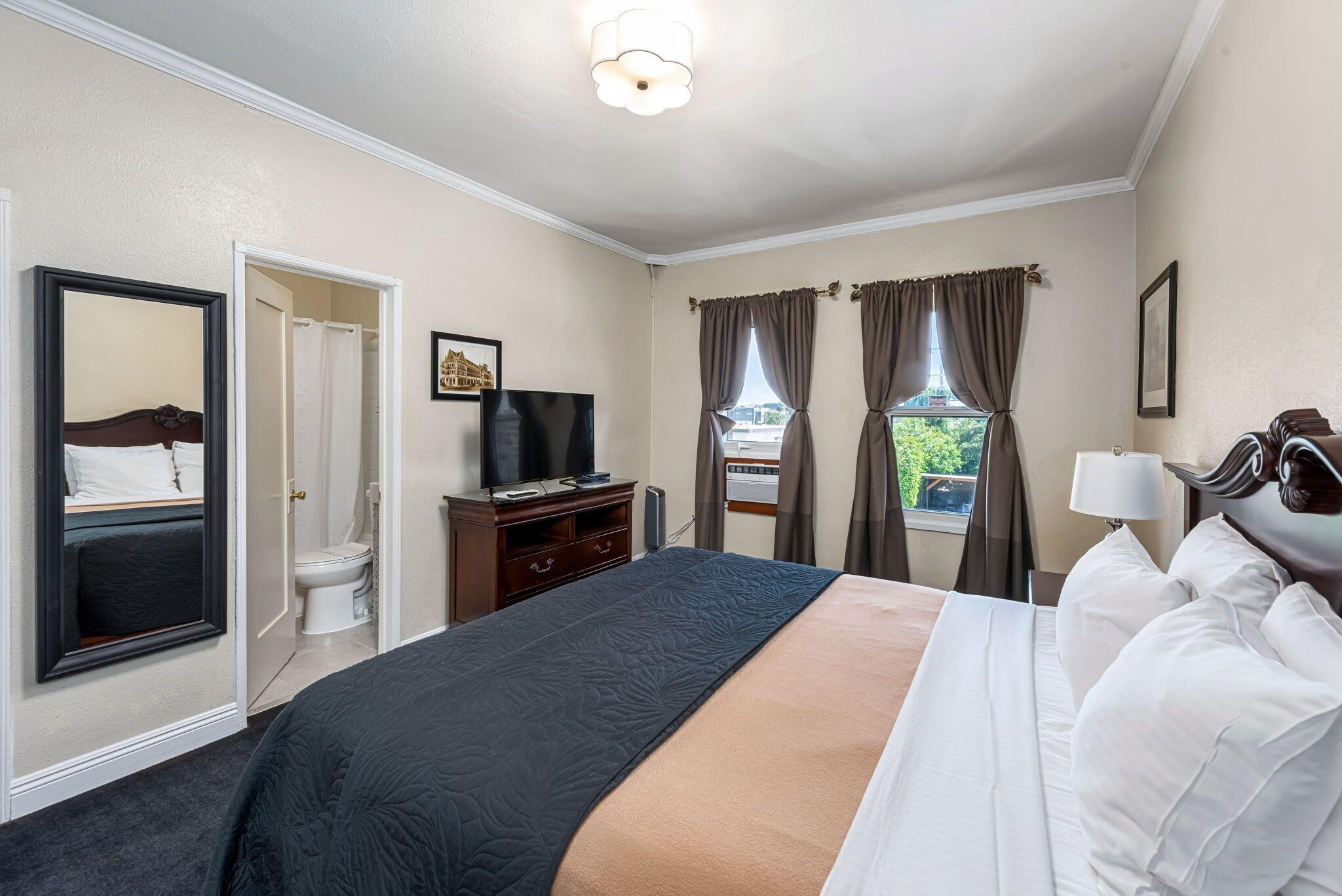 Double Deluxe King Bed