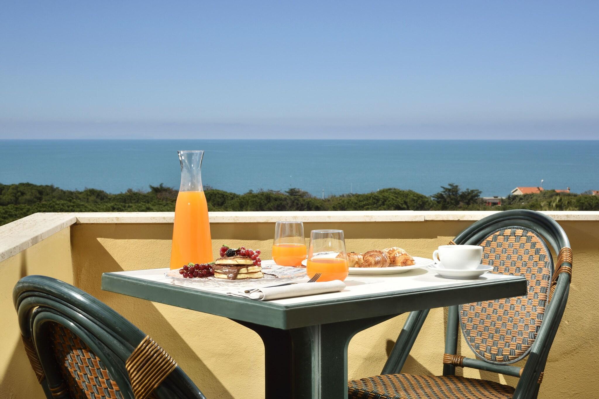 Junior Suite Queen Size Bed