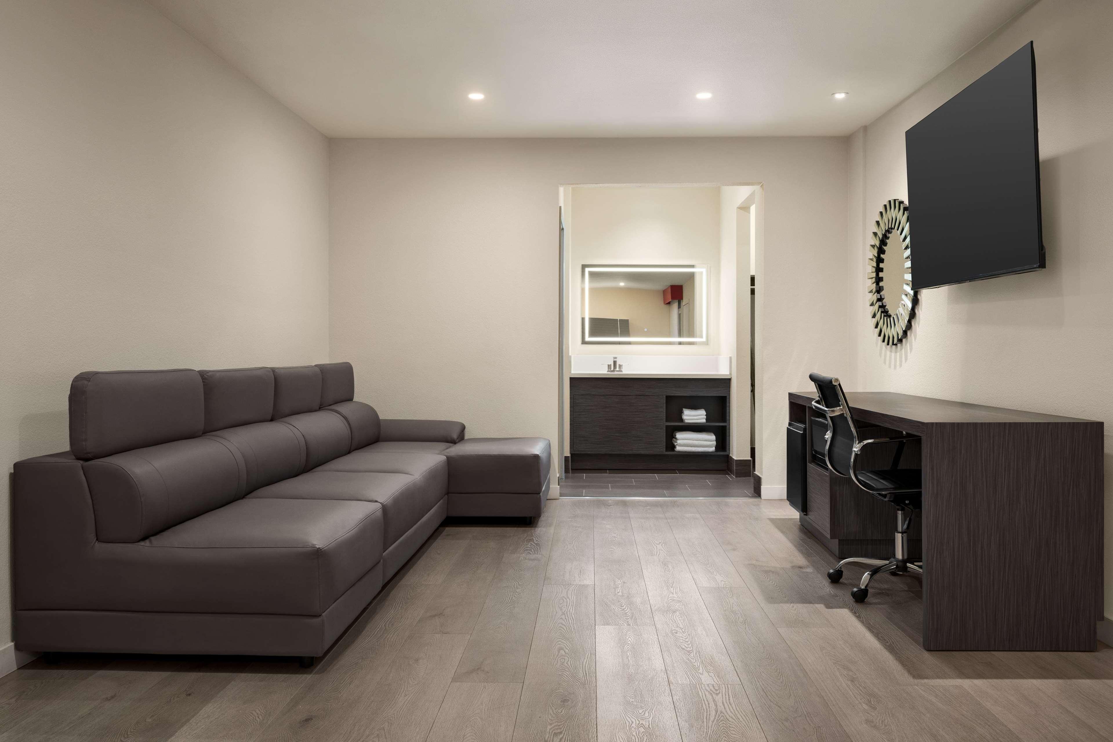 Room Queen Bed Non Smoking