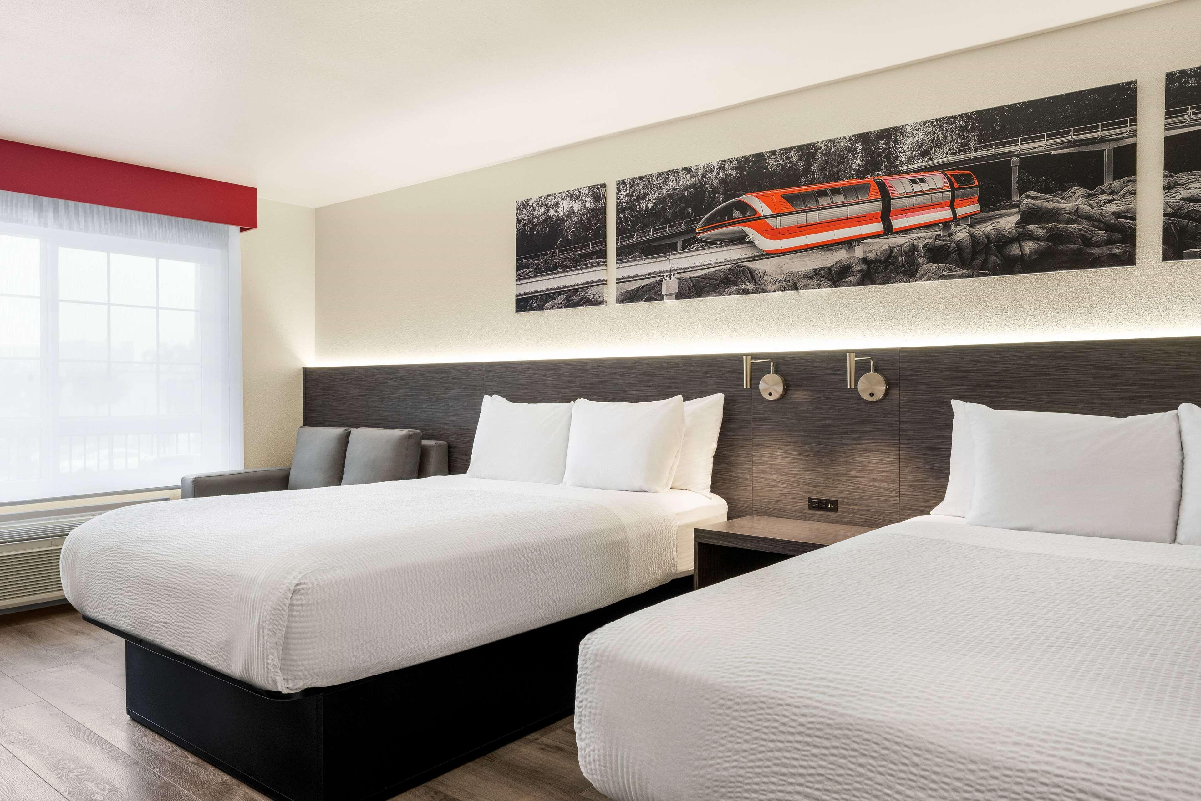 Quadruple Two Queen Beds Non Smoking