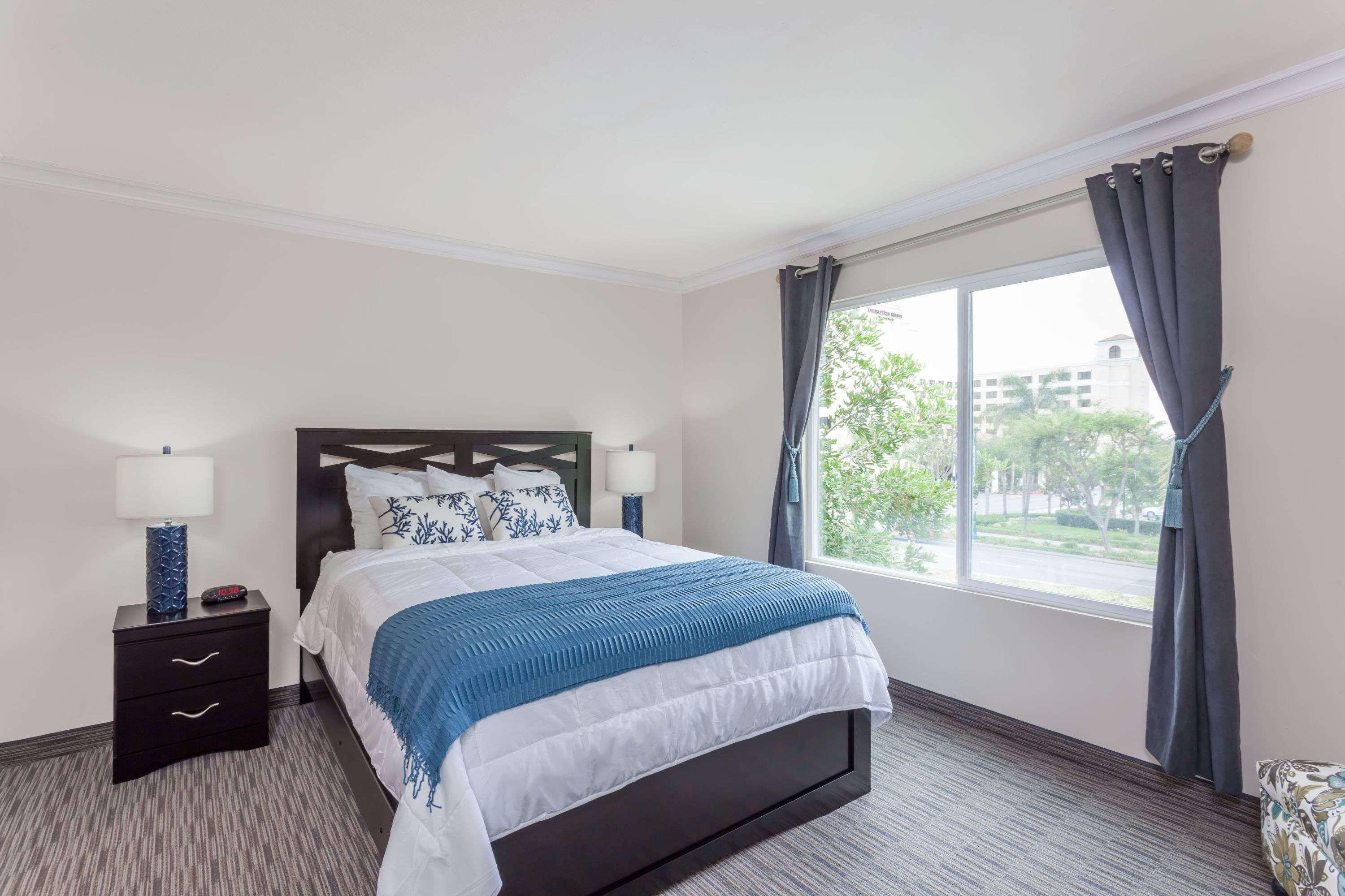 Suite Queen Bed Non Smoking