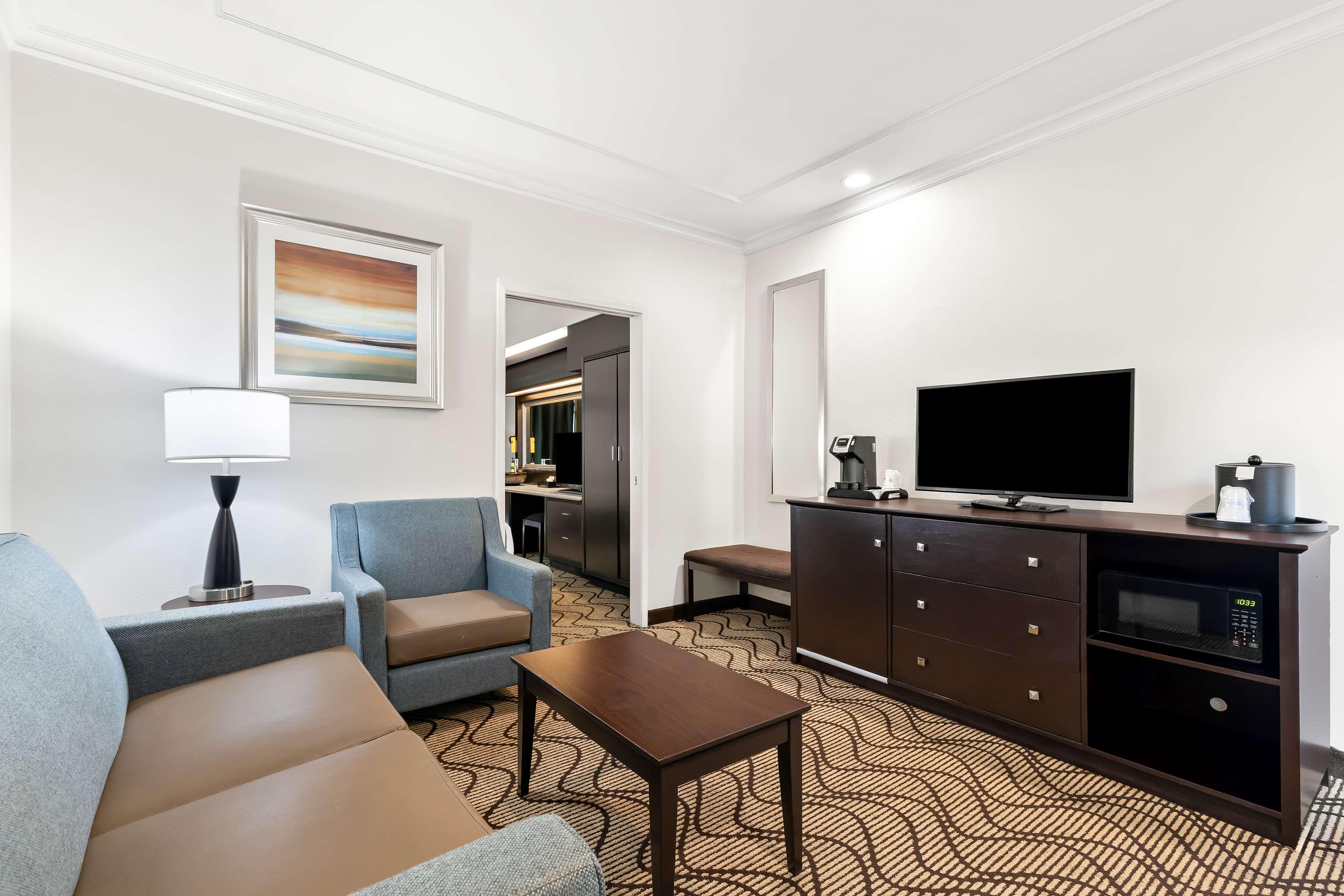 Suite Two Queen Beds