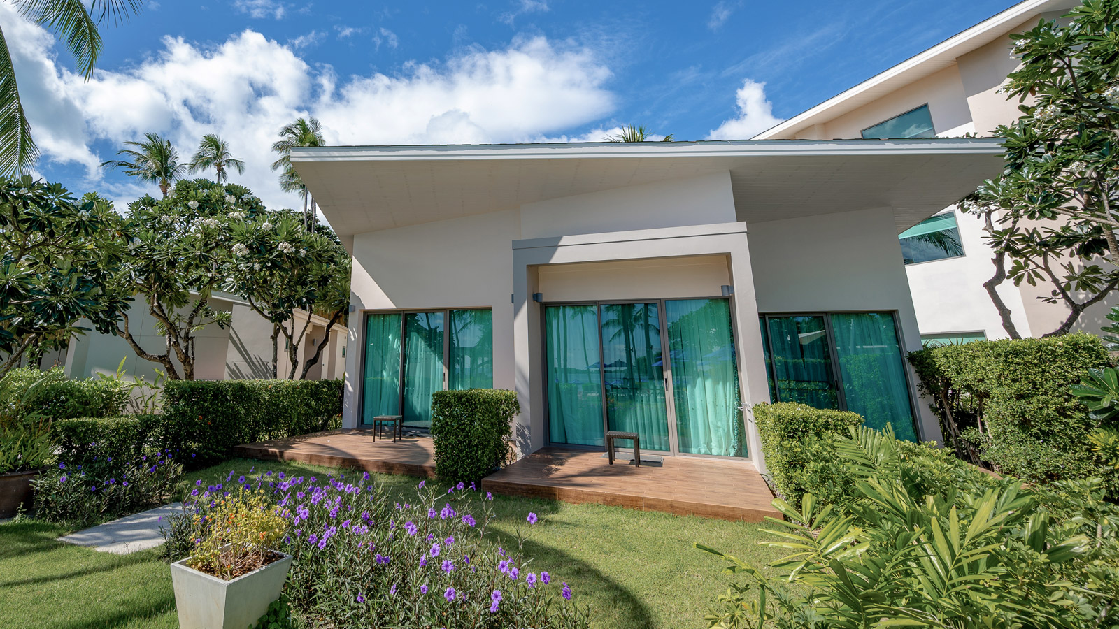 Double Deluxe Pool View