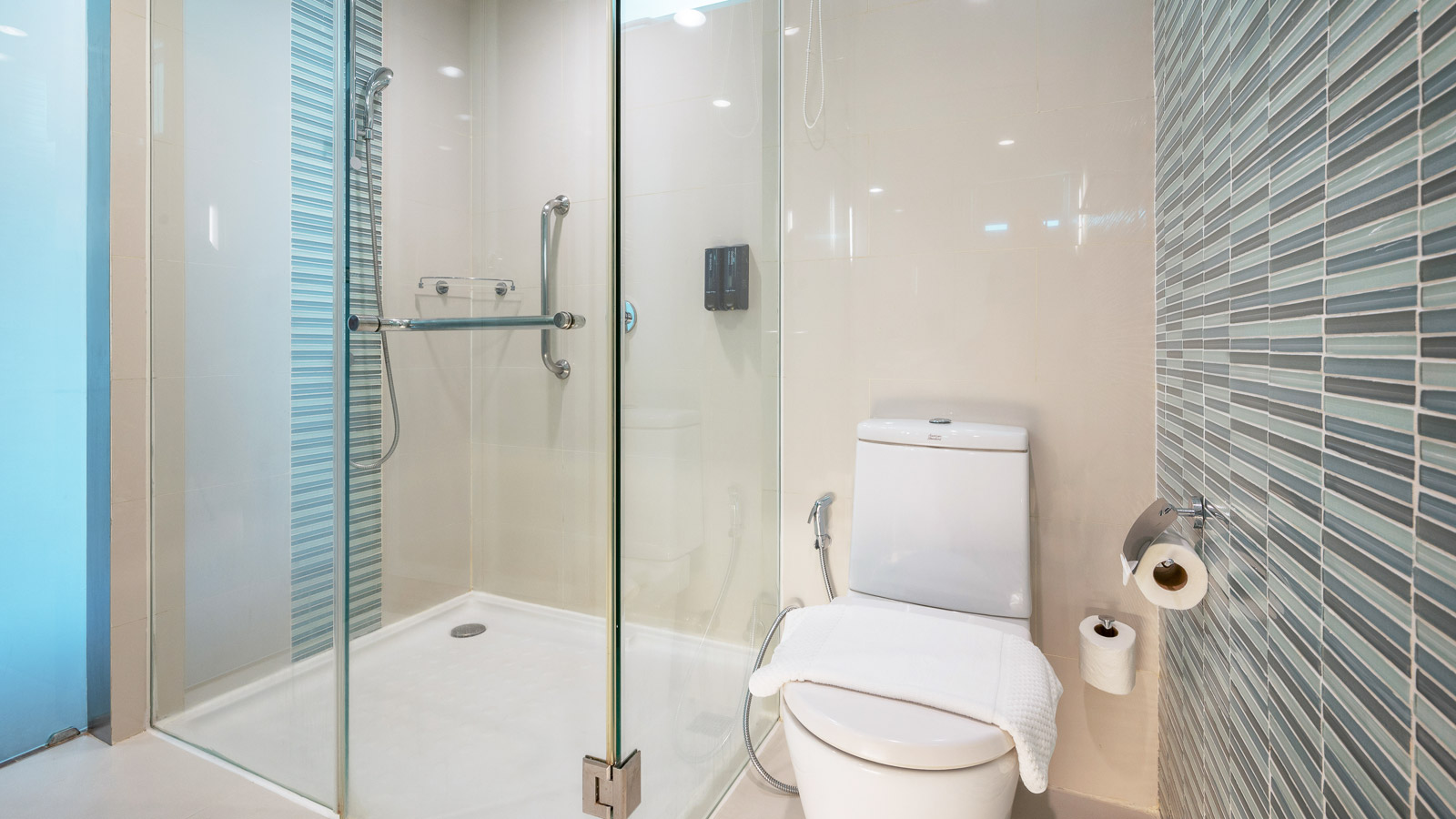 Double Deluxe Pool View