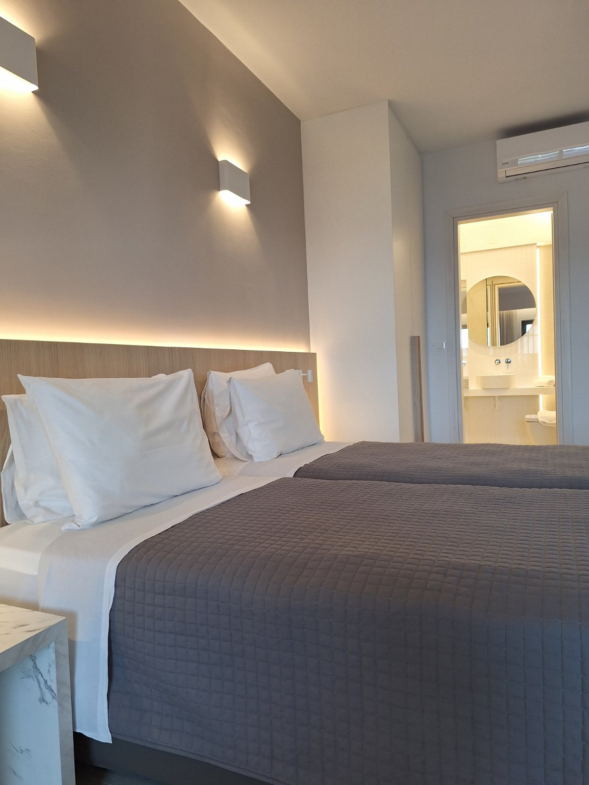 Double or Twin Superior Side Sea View