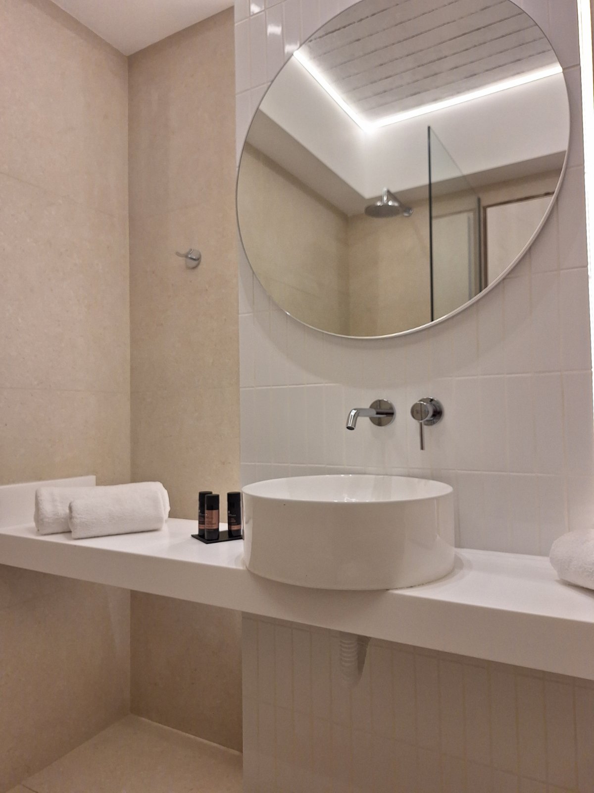 Double or Twin Superior Side Sea View