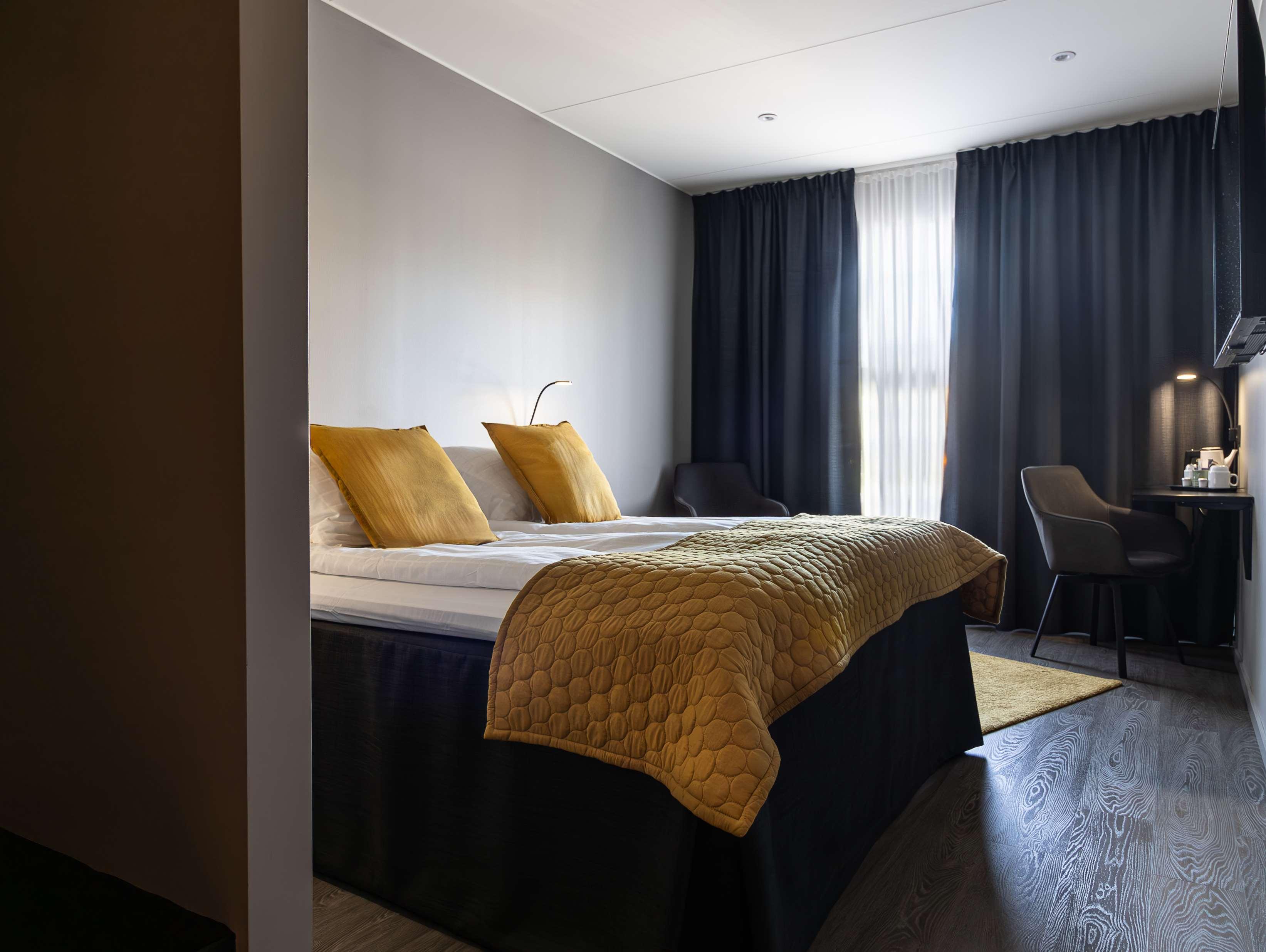 Double Superior Queen Bed