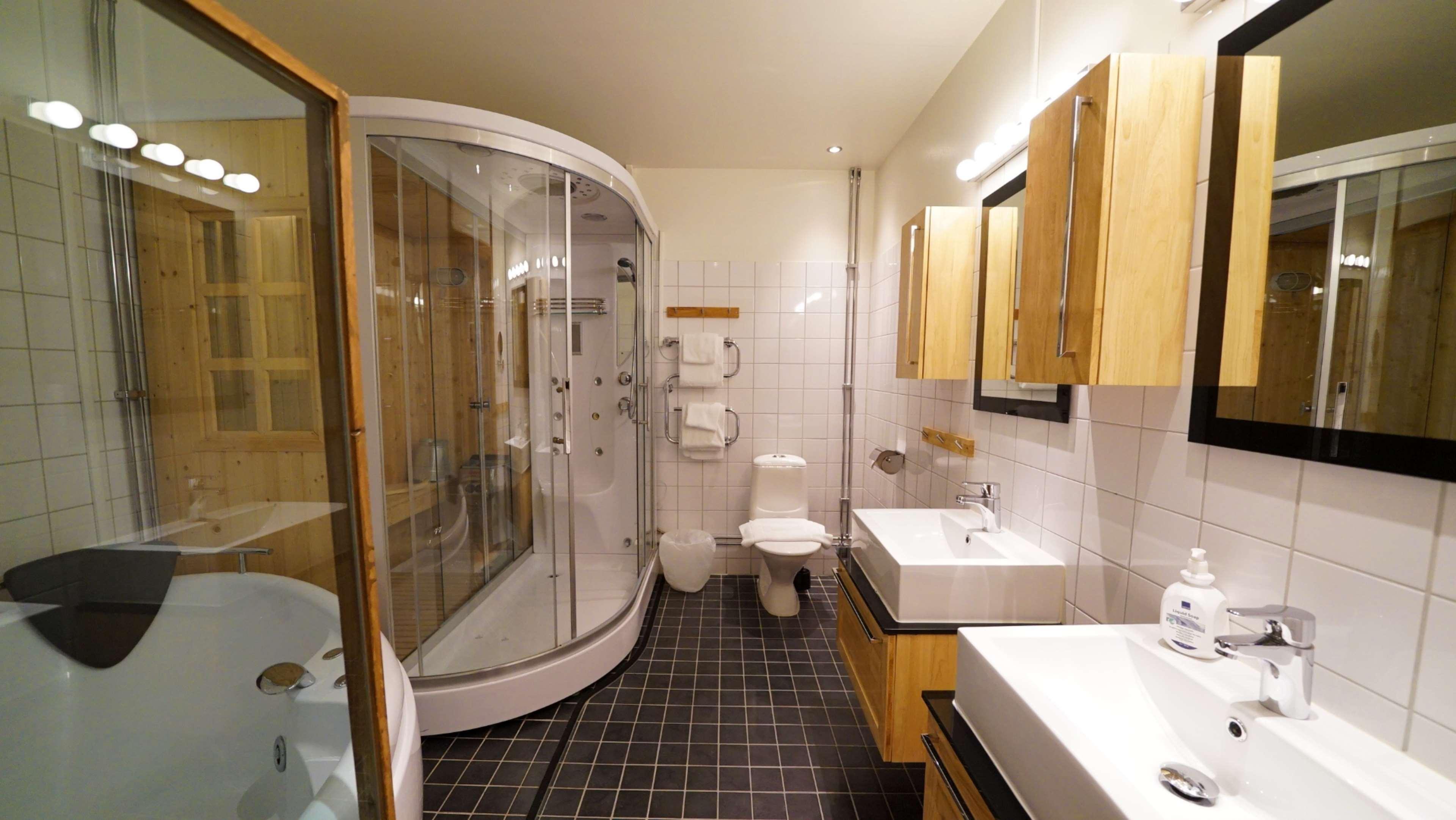 Suite Deluxe King Bed