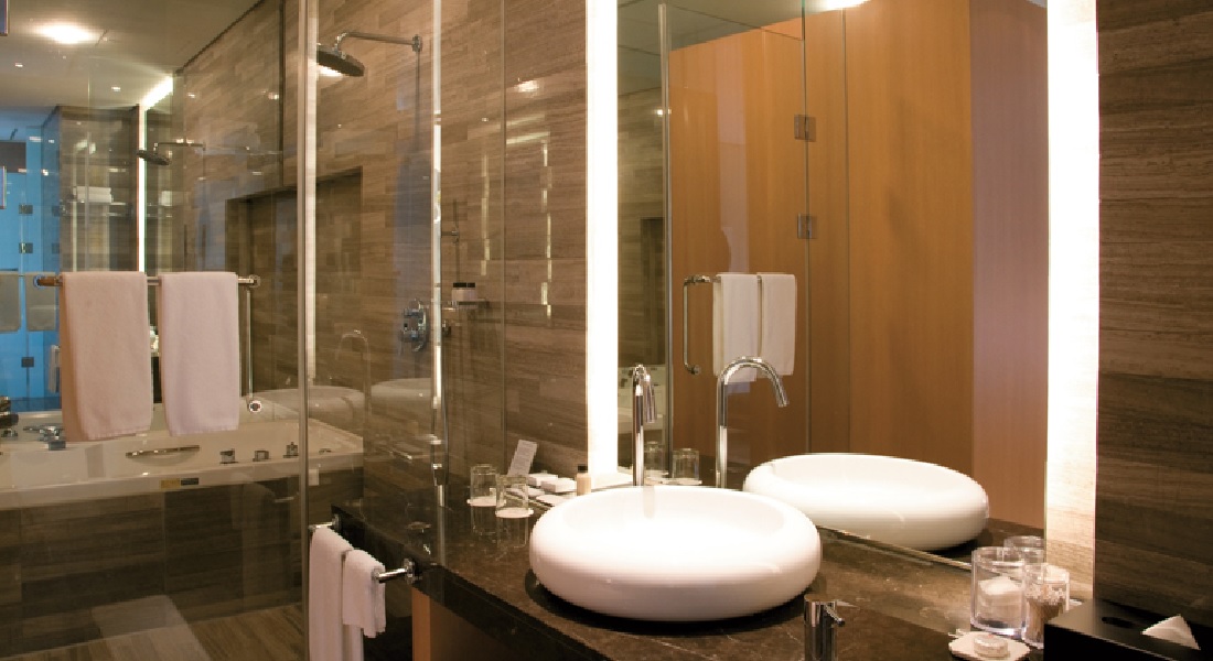 Junior Suite King Size Bed