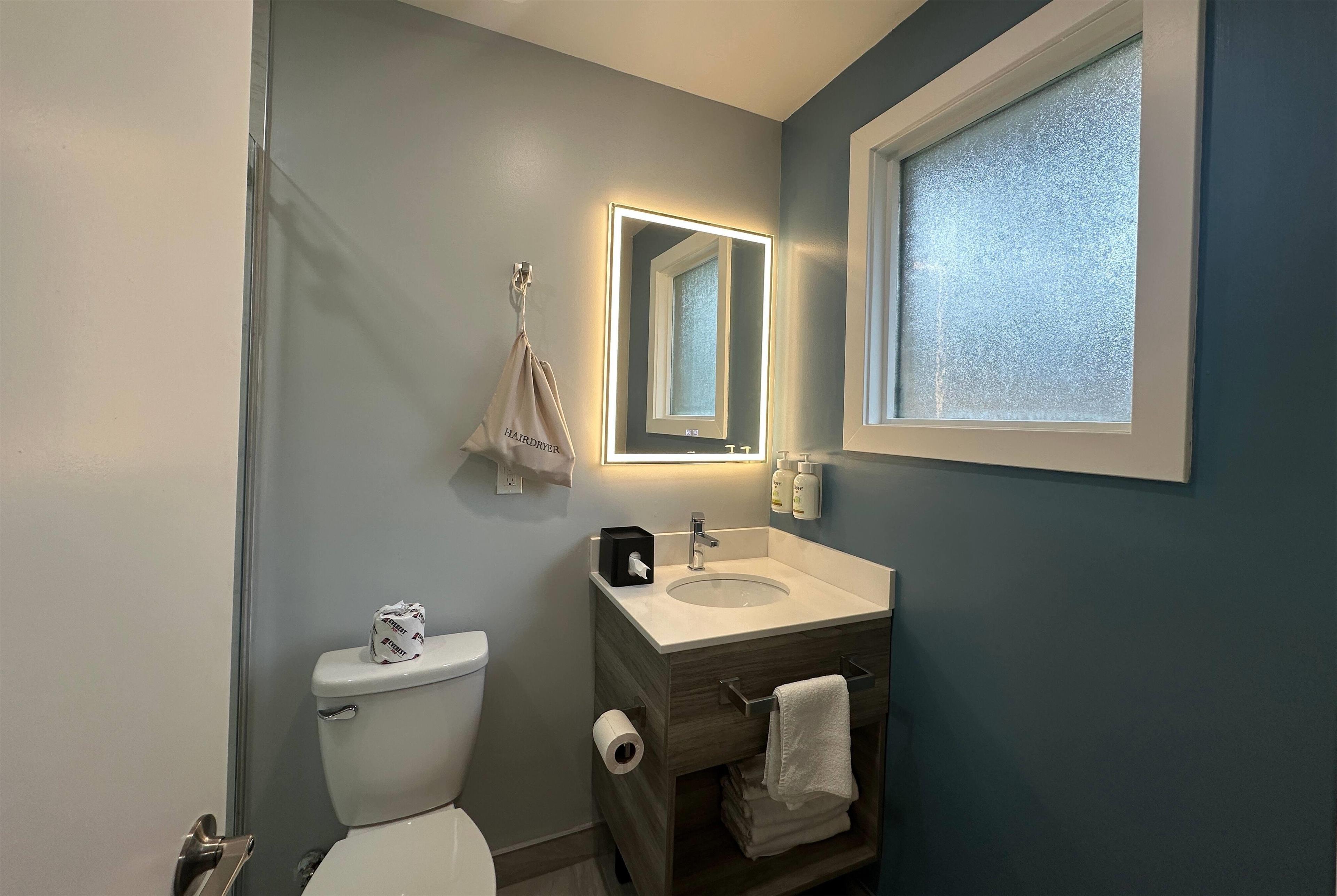 Single King Bed Non Smoking