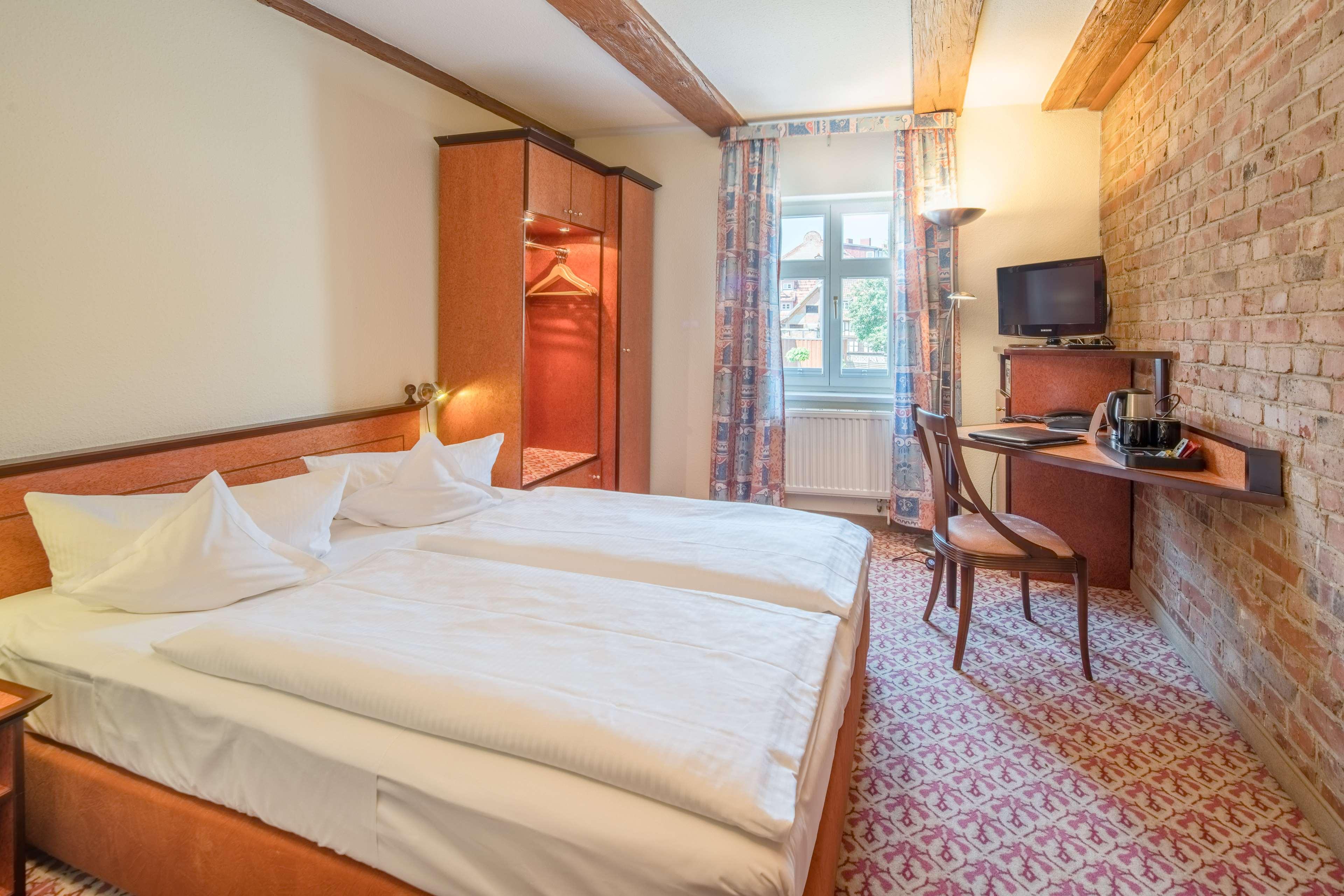 Double Queen Size Bed