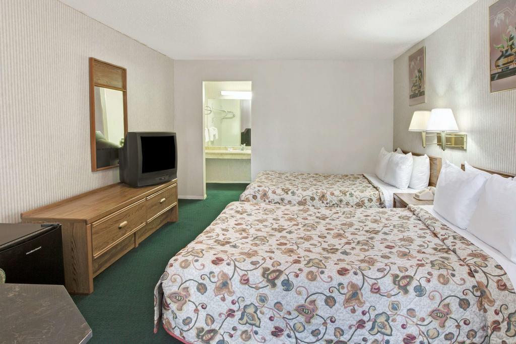 Double Two Double Beds Non Smoking