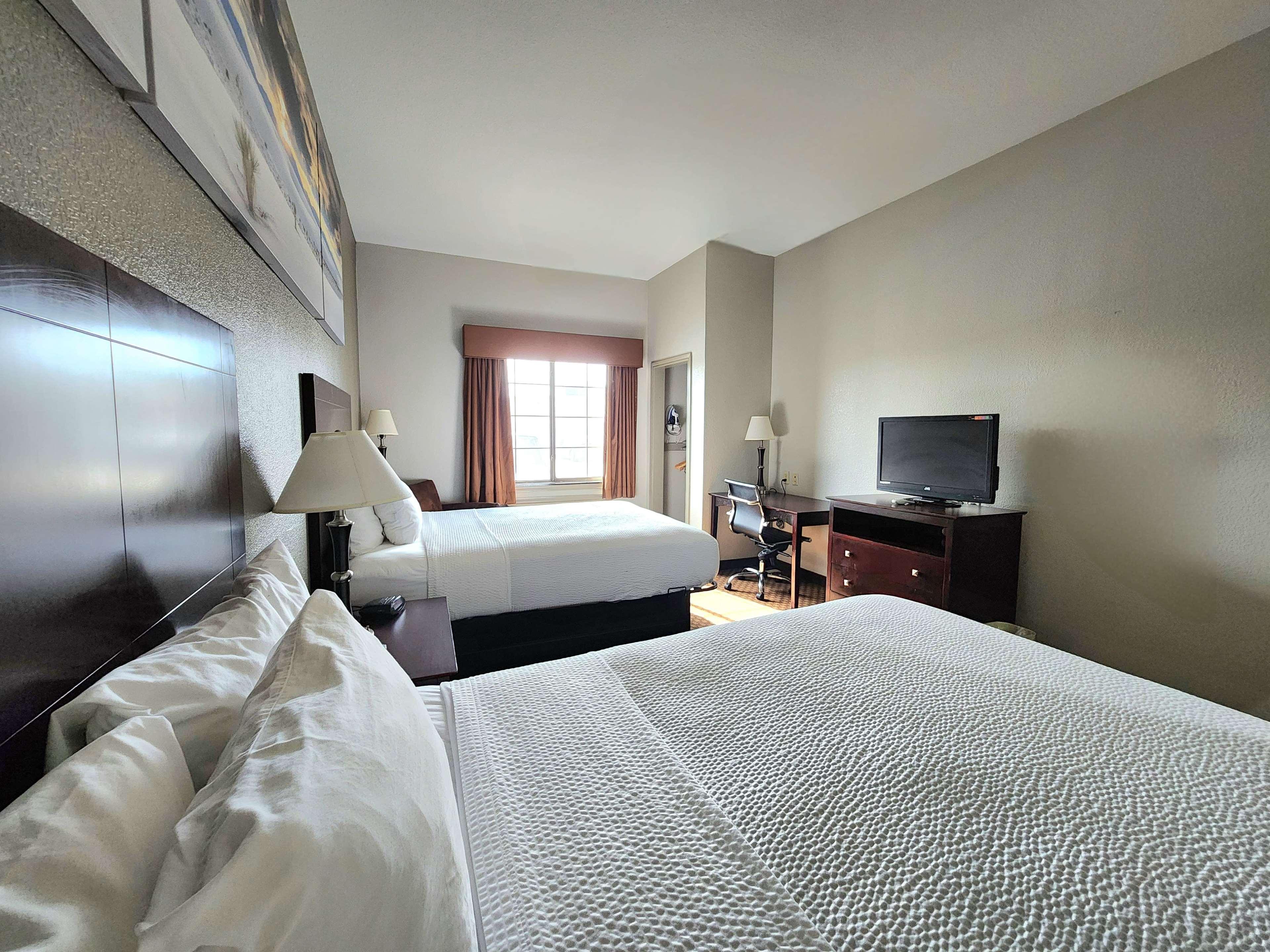 Quadruple Two Queen Beds