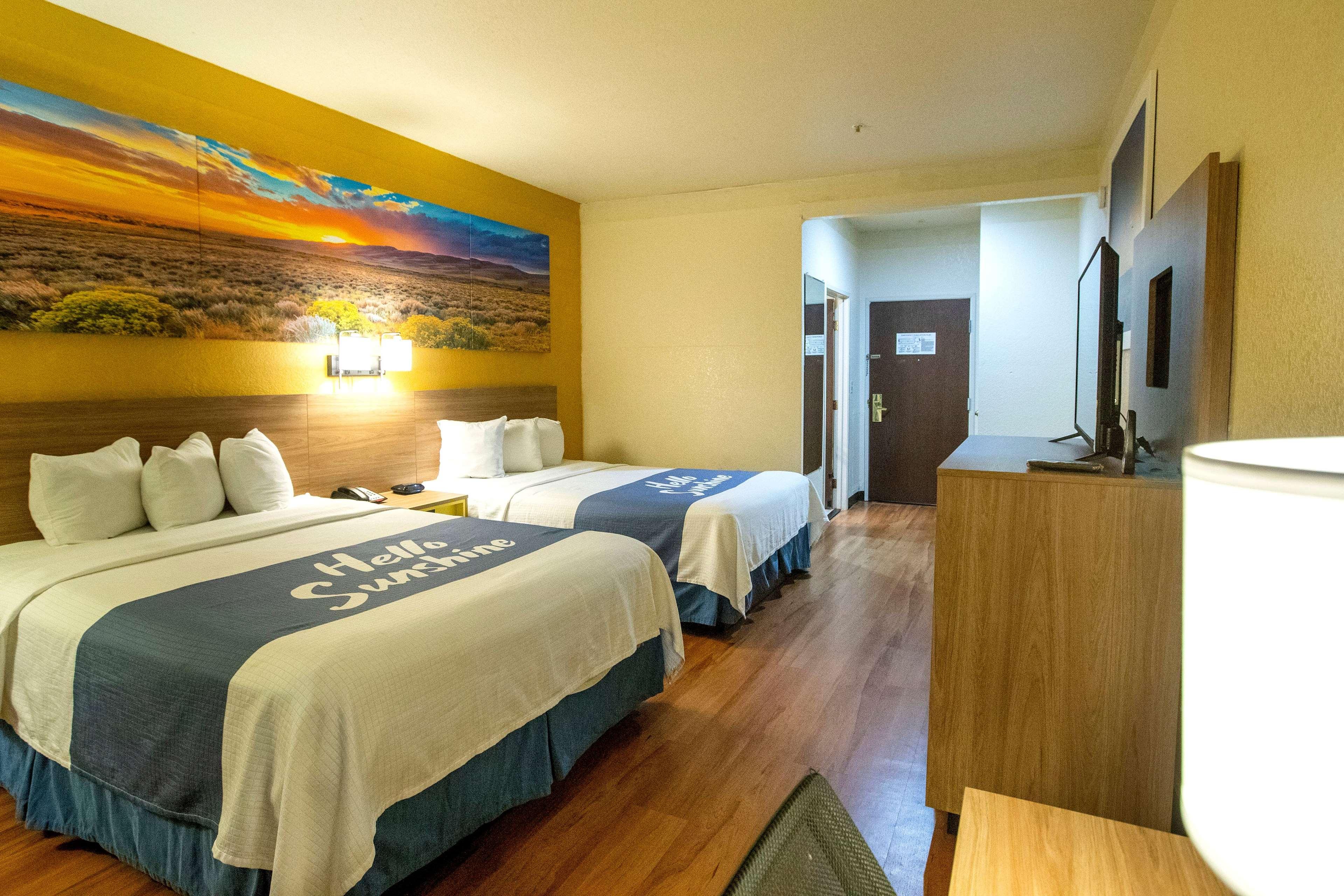 Quadruple Two Queen Beds