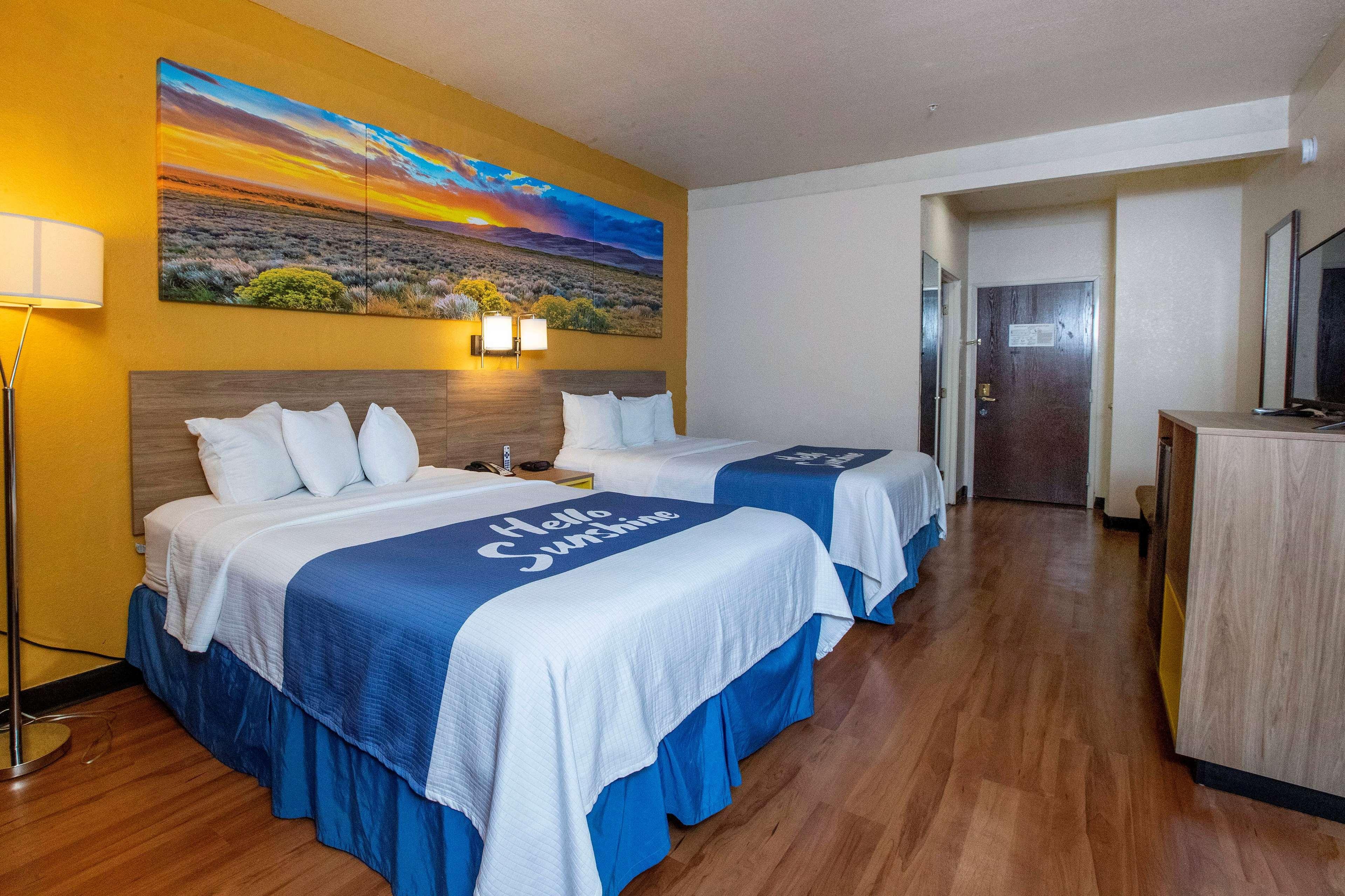 Quadruple Two Queen Beds