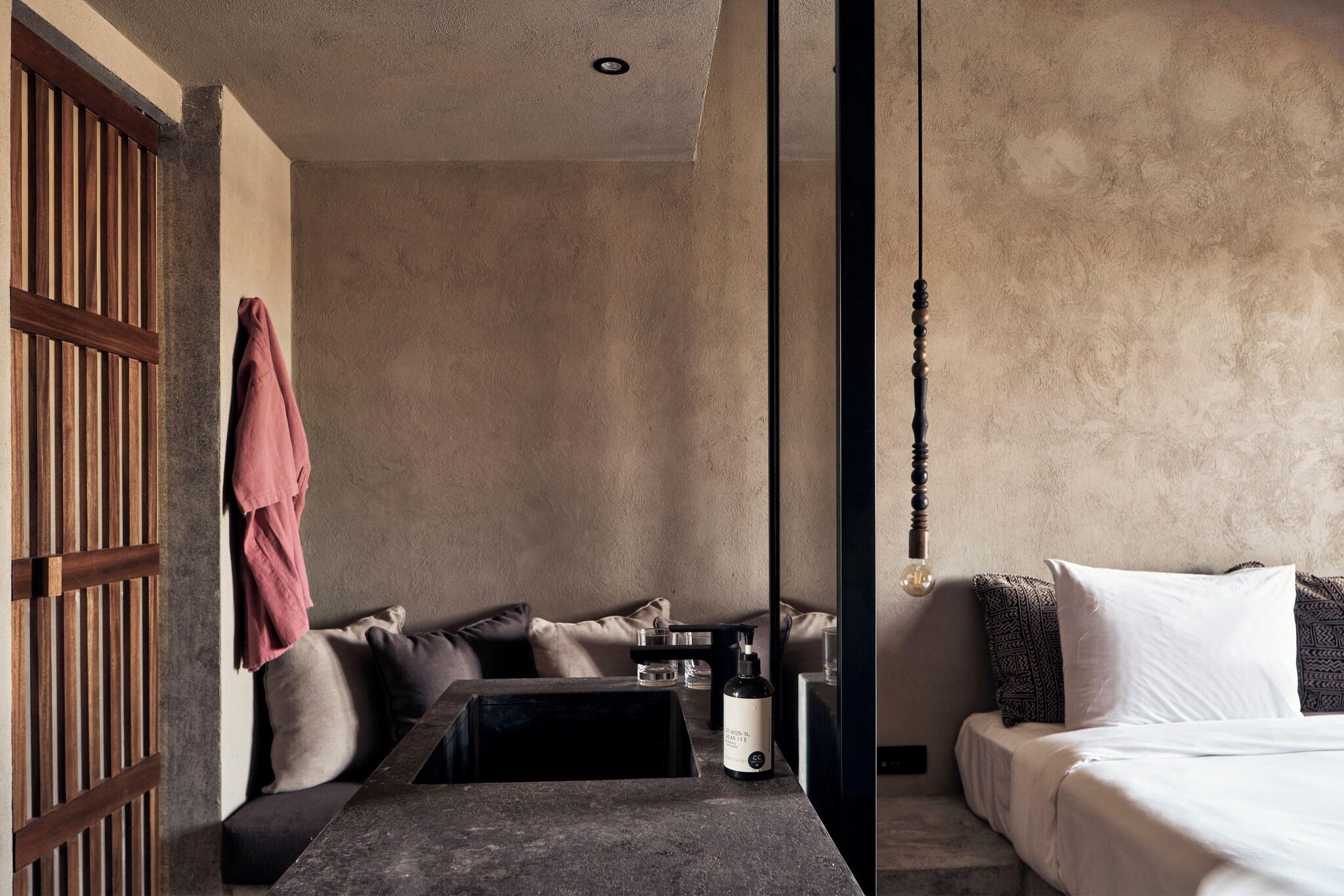 Double Superior King Bed