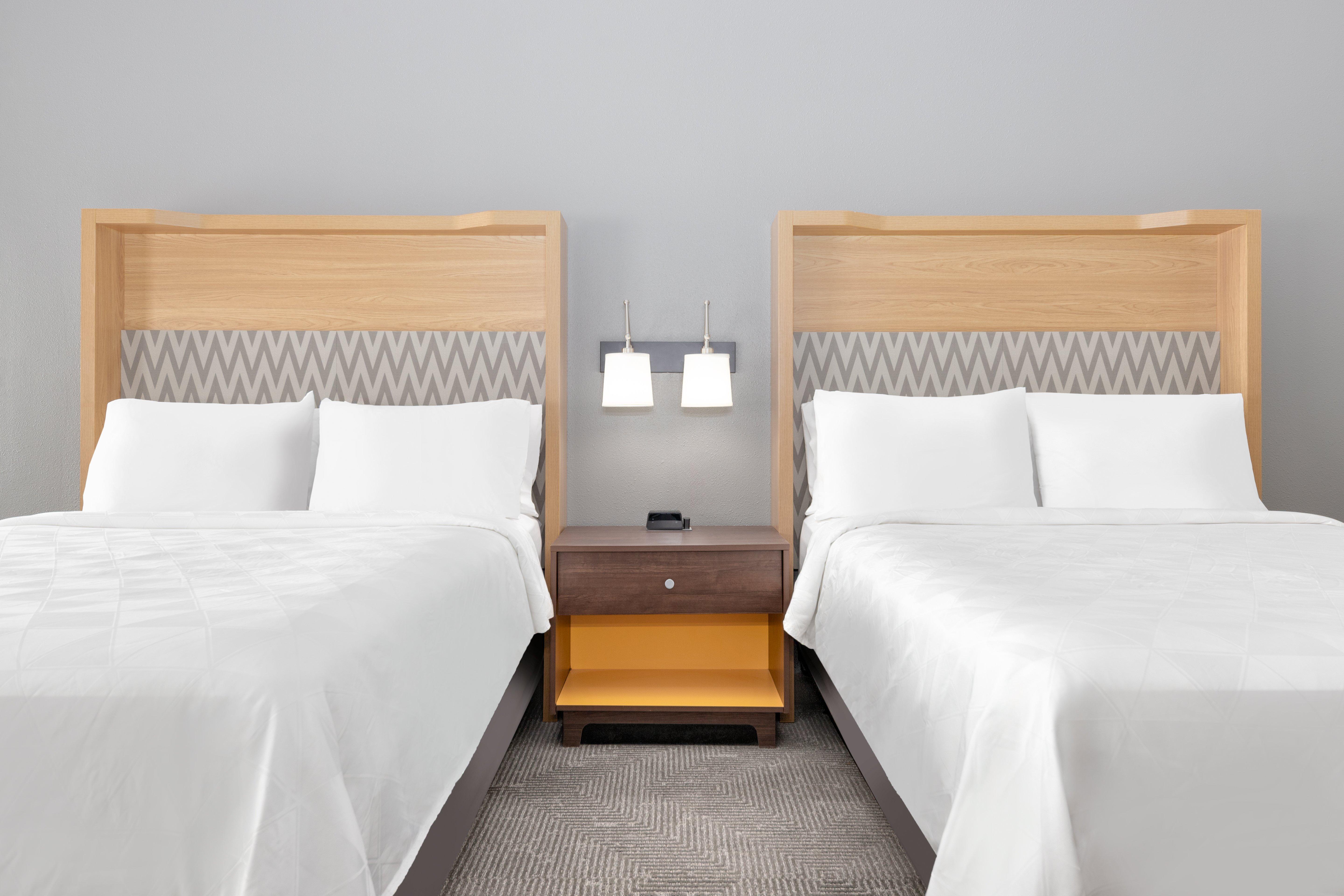 Suite Accessible King Size Bed