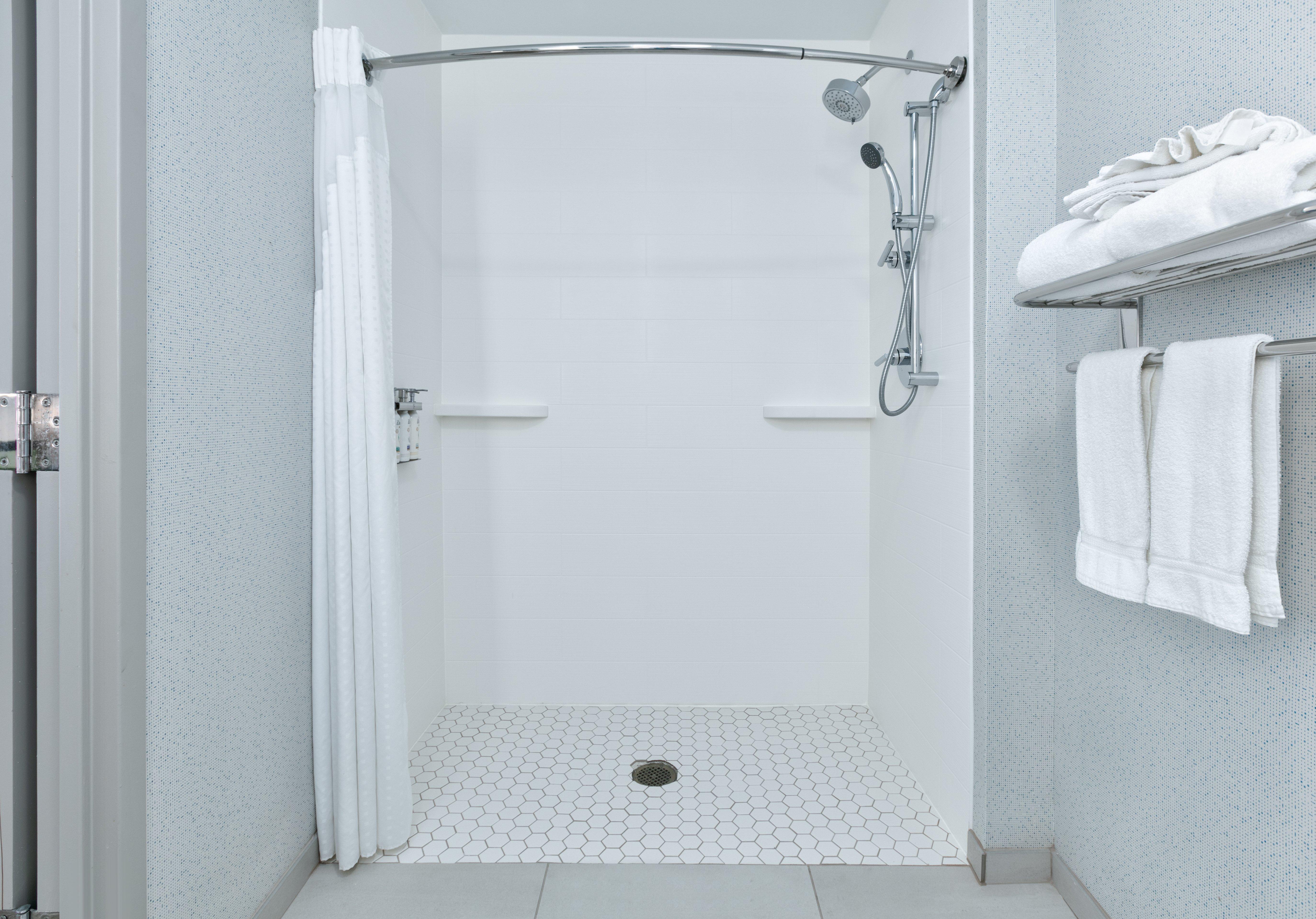 Suite Accessible King Size Bed