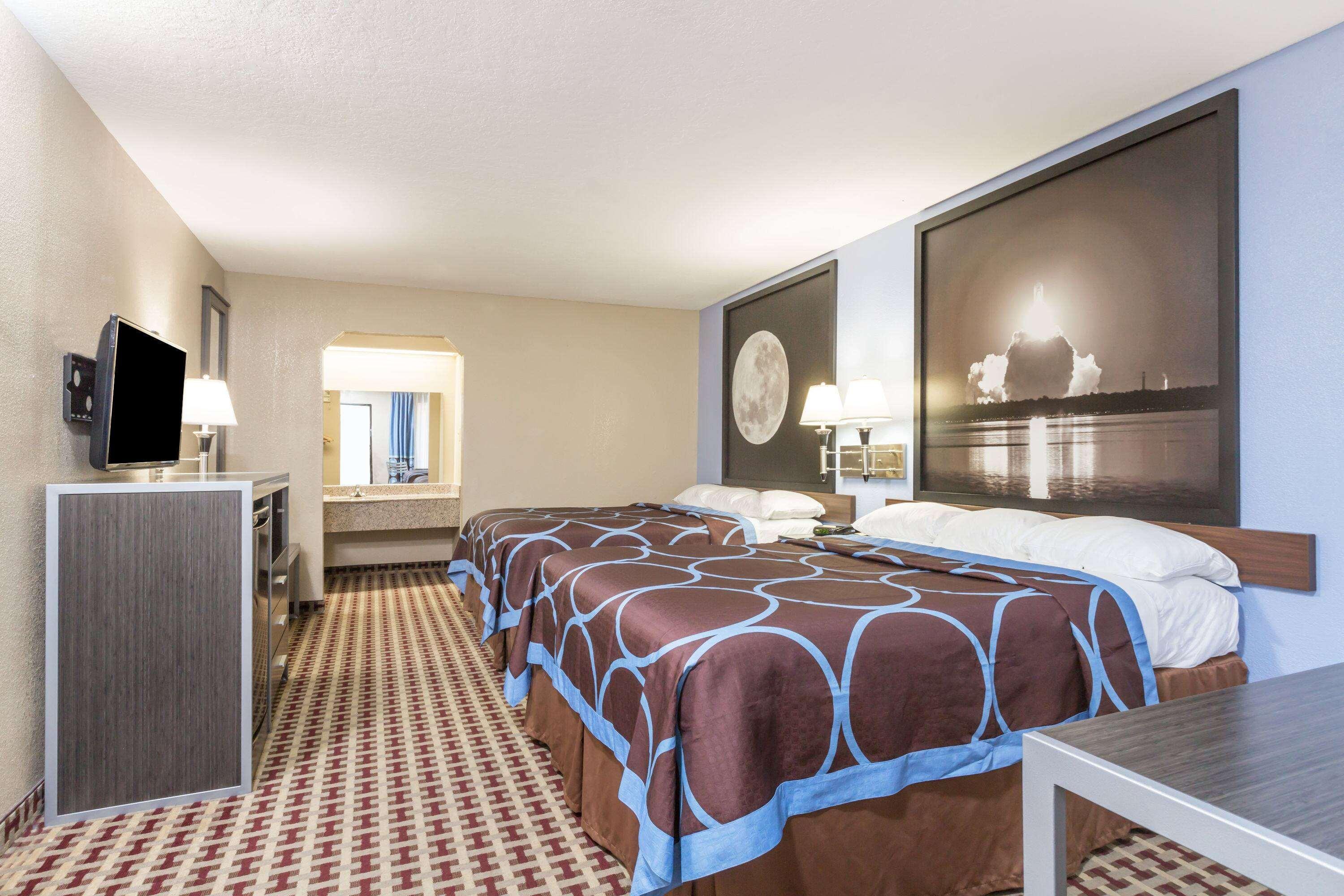 Quadruple Two Queen Beds