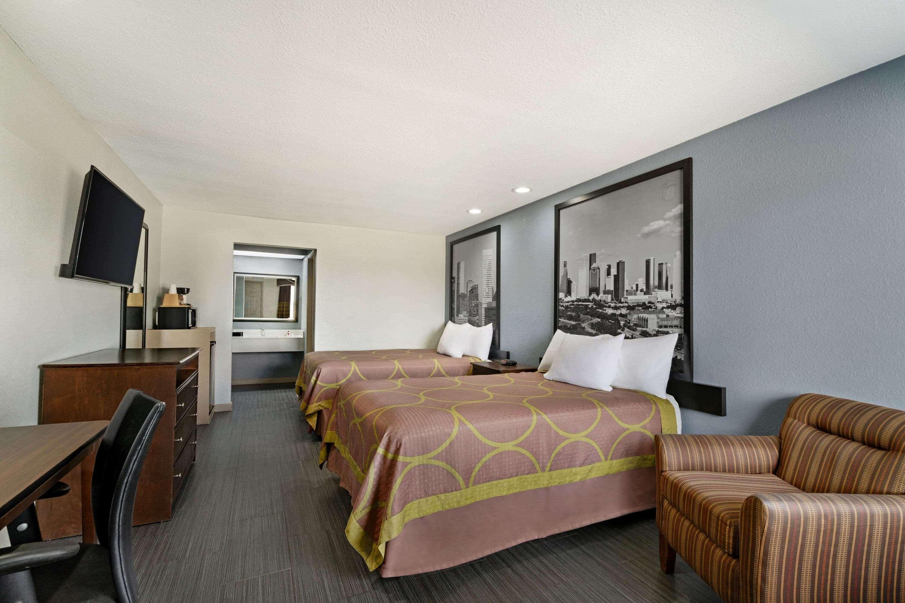 Quadruple Two Double Beds