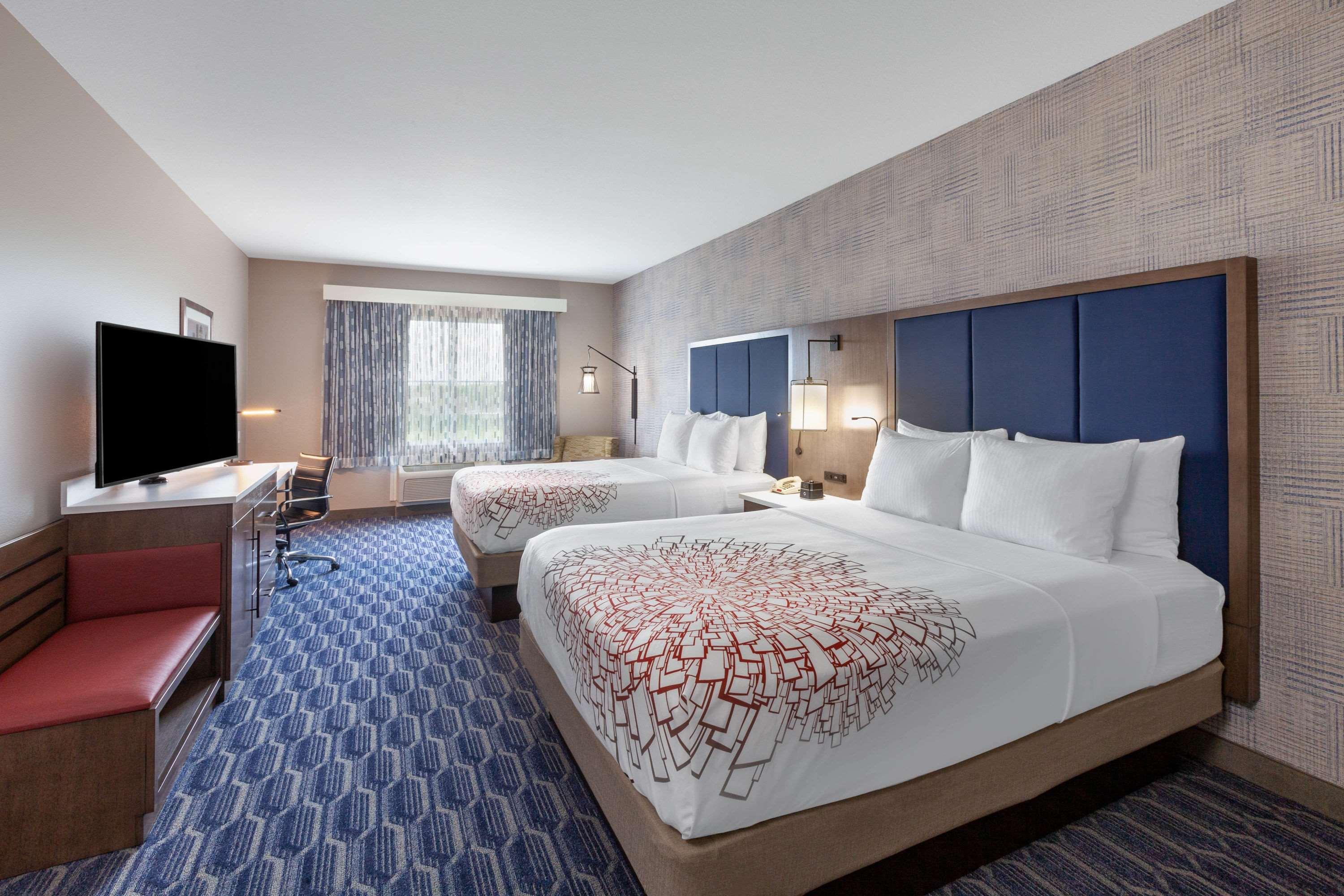 Suite Deluxe Two Queen Beds