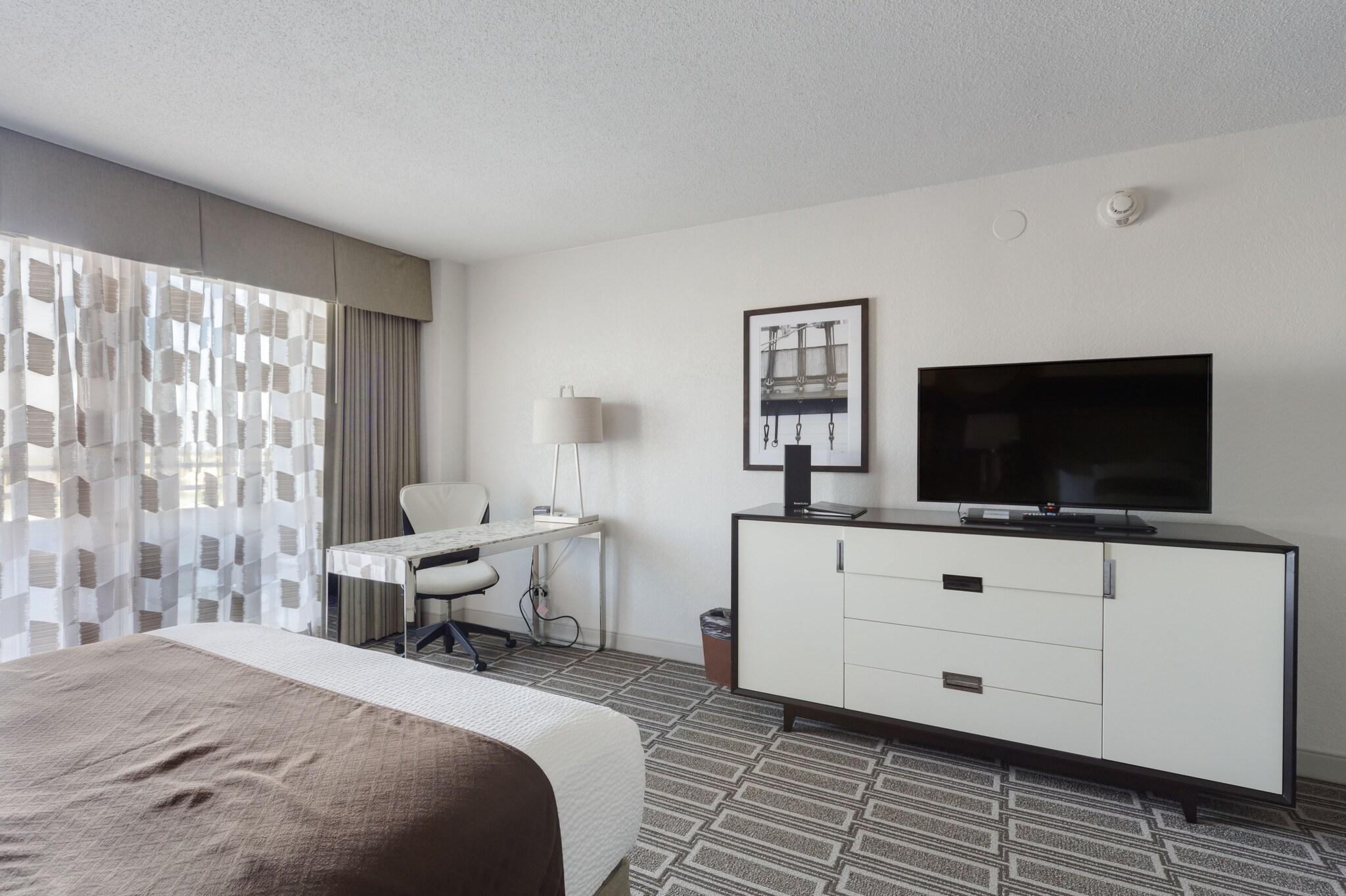 Double Deluxe King Bed