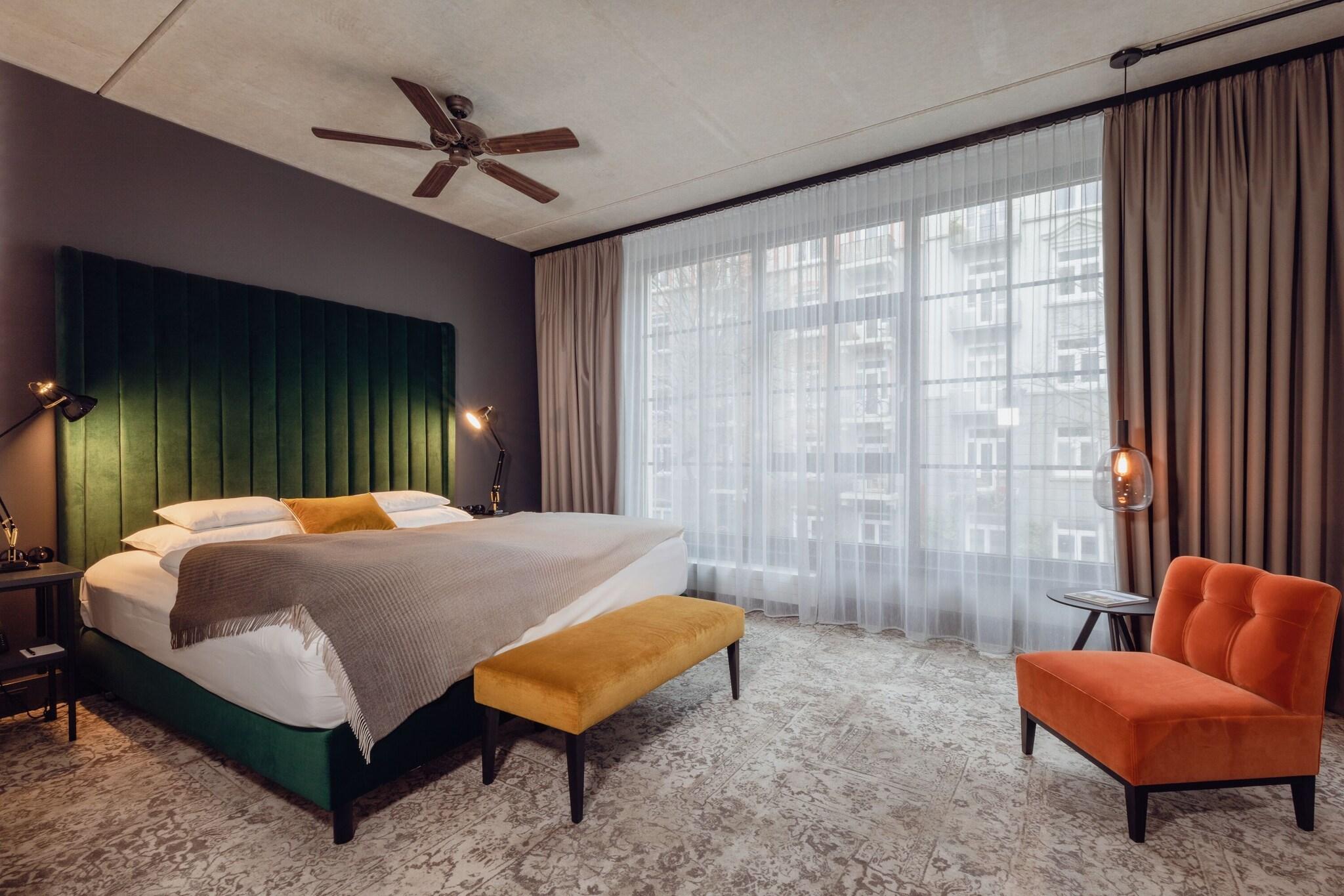 Double Superior King Bed