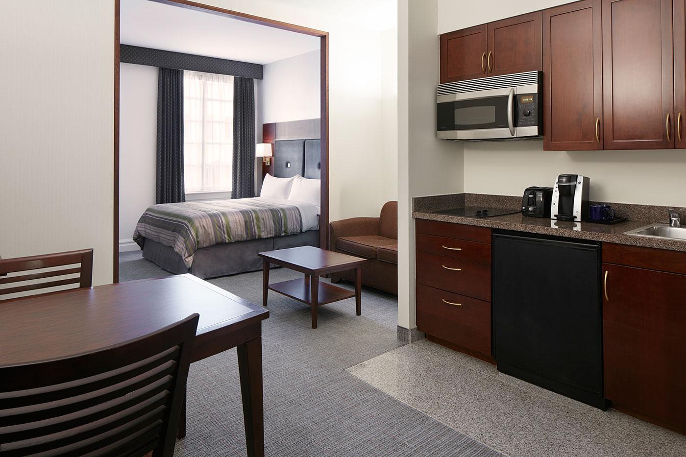 Suite with Kitchenette