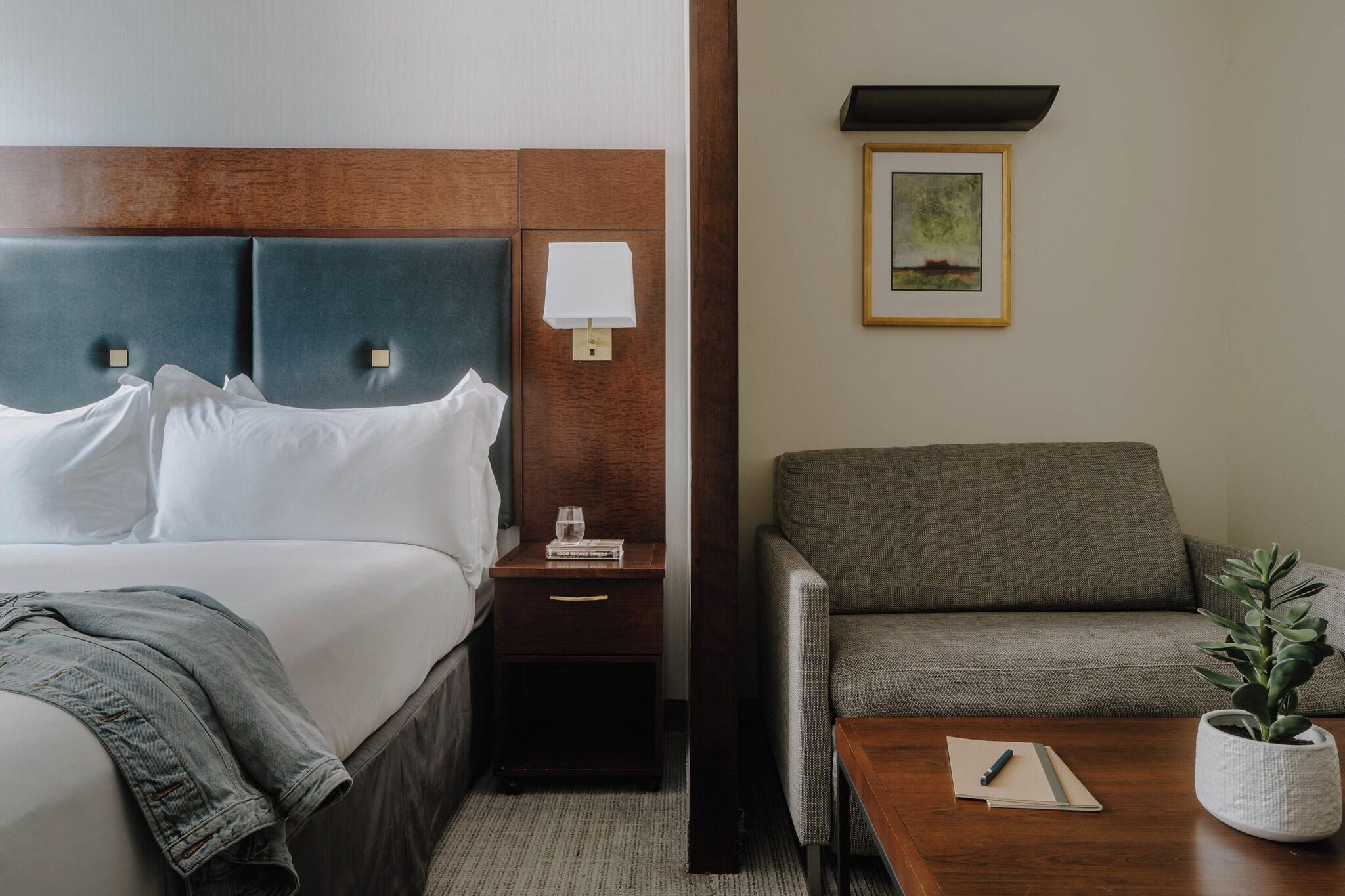 Suite Queen Size Bed