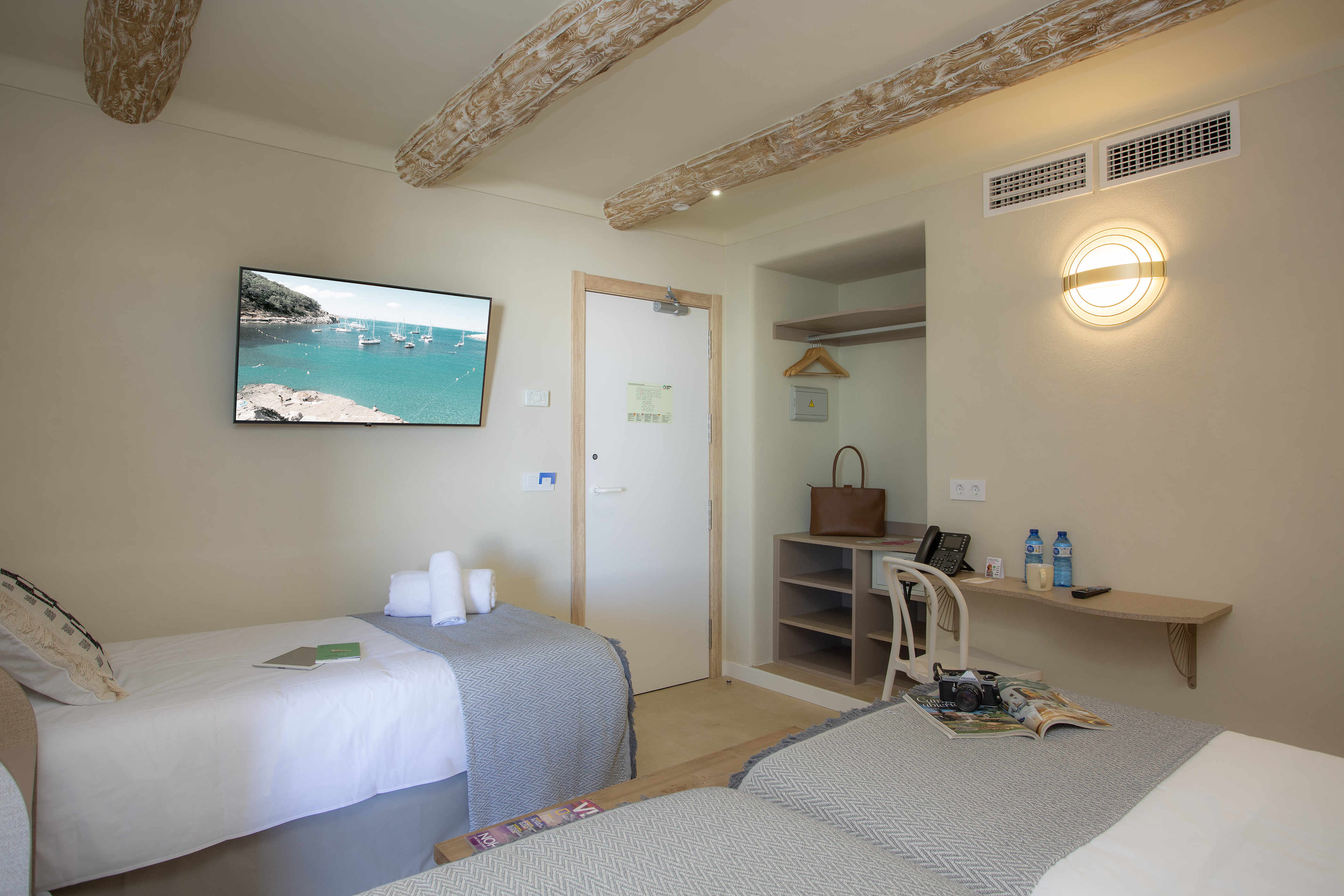 Double or Twin Standard