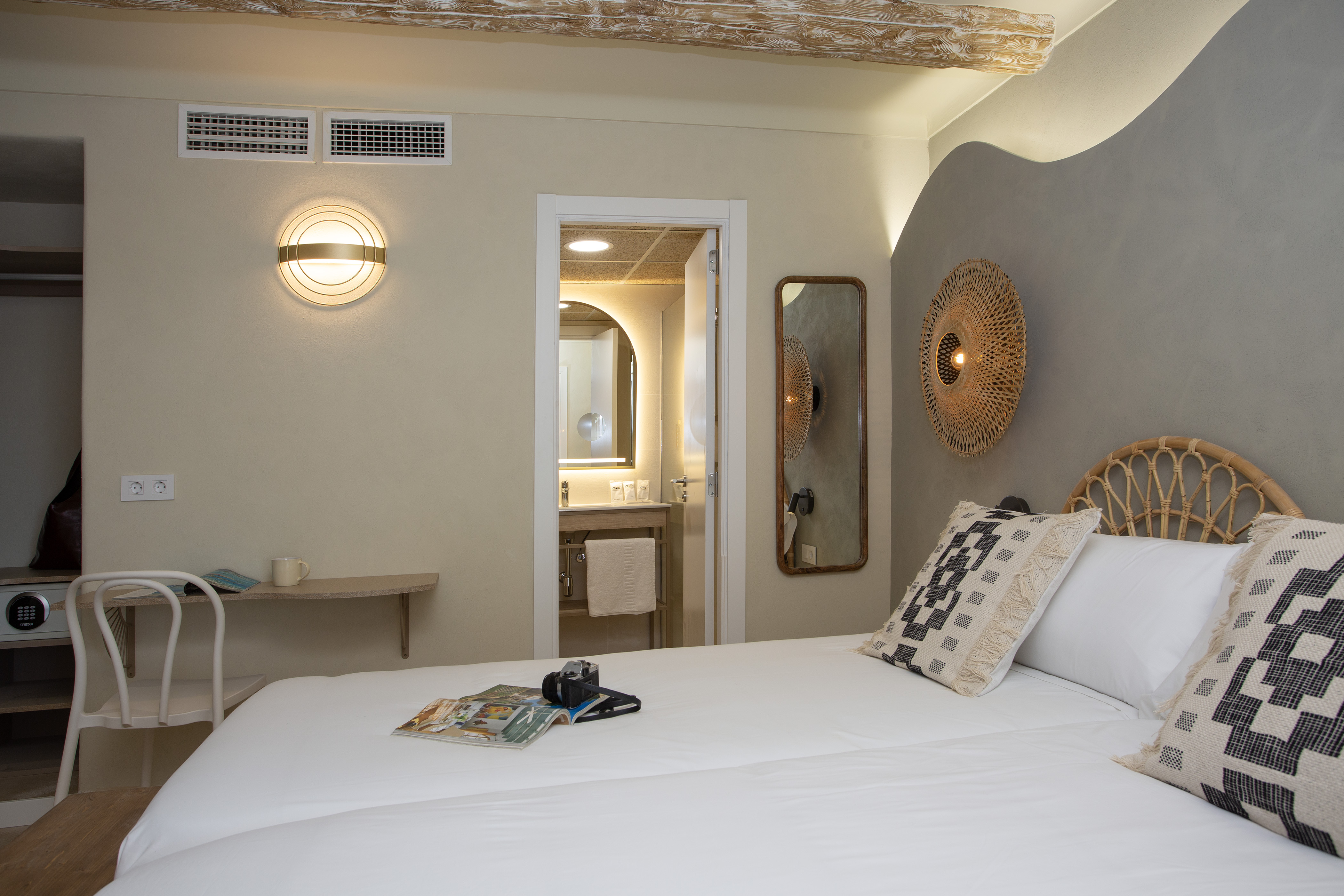 Double or Twin Standard