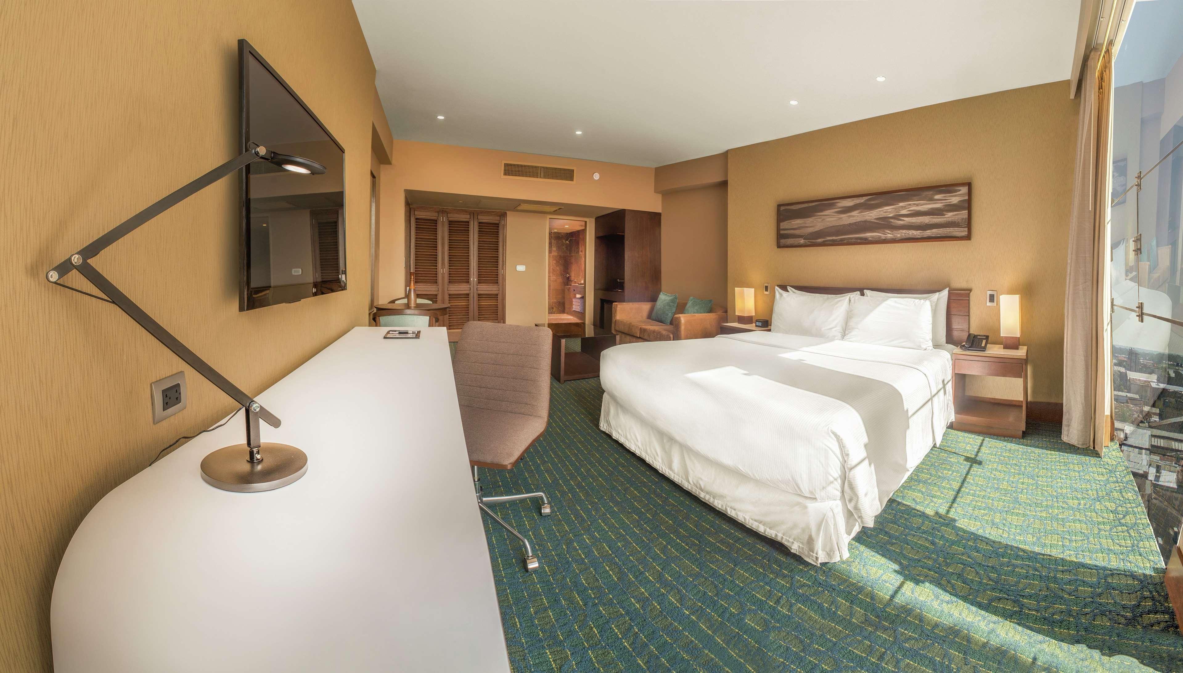 Double Deluxe King Bed