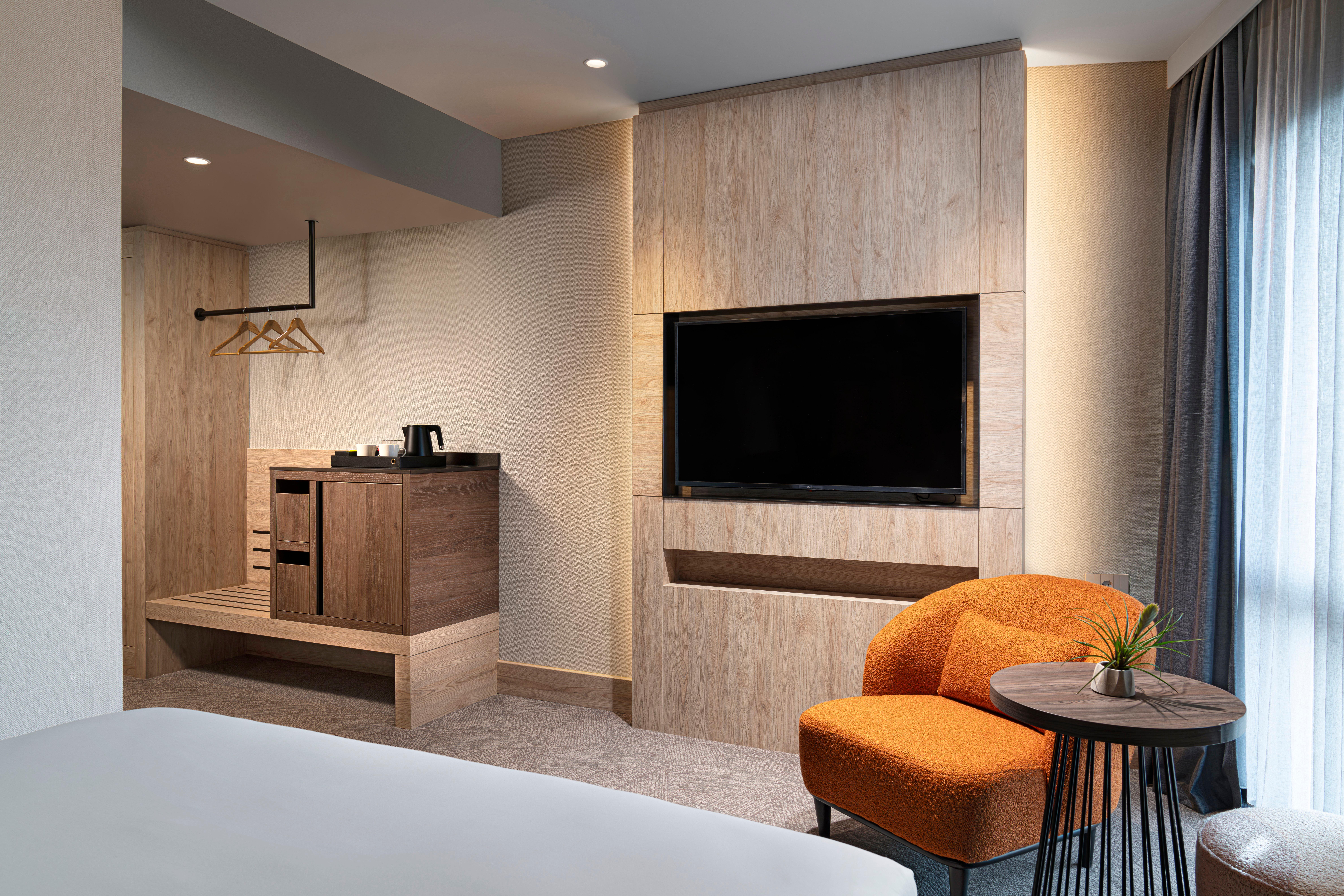 Double Queen Size Bed