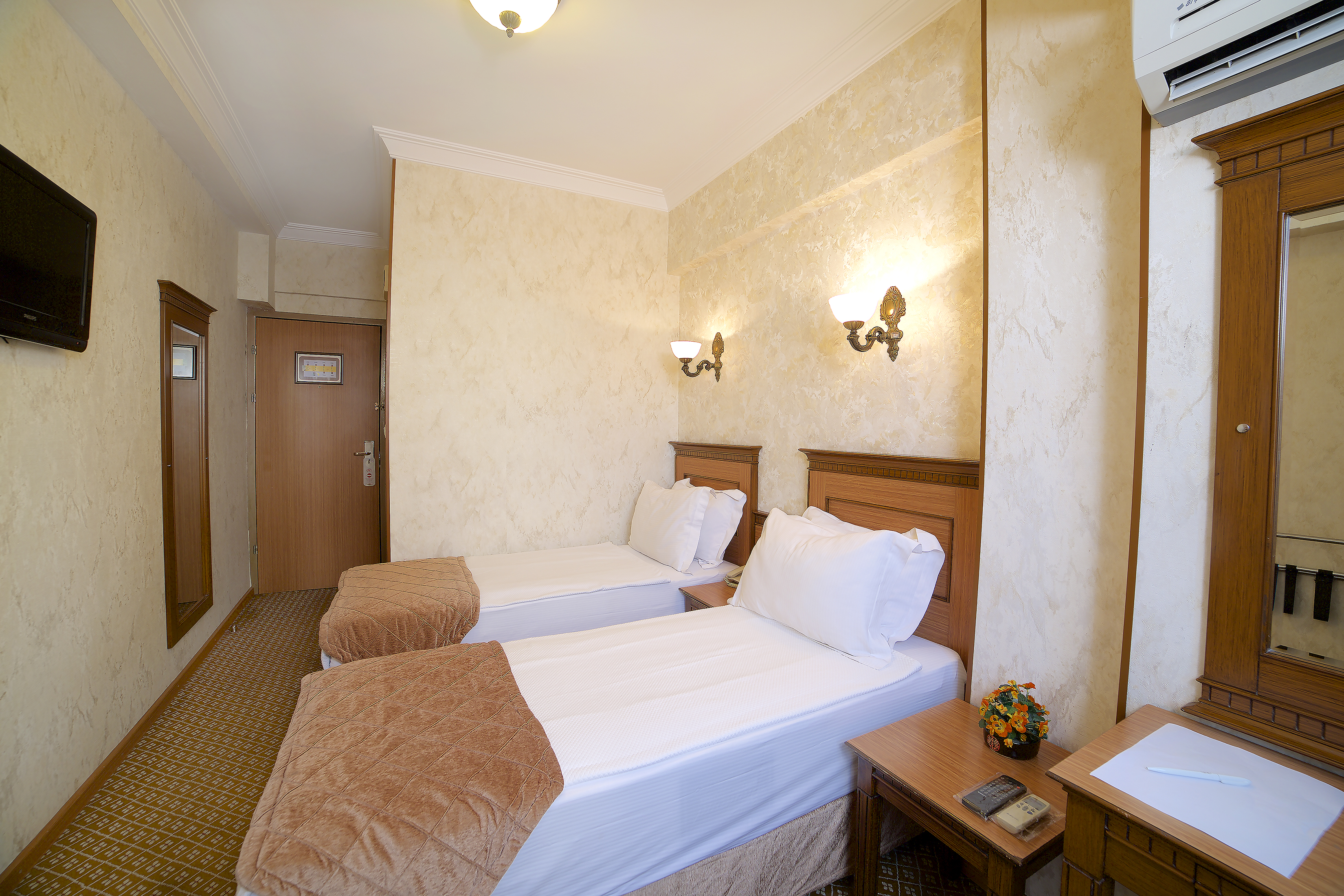 Double or Twin Standard