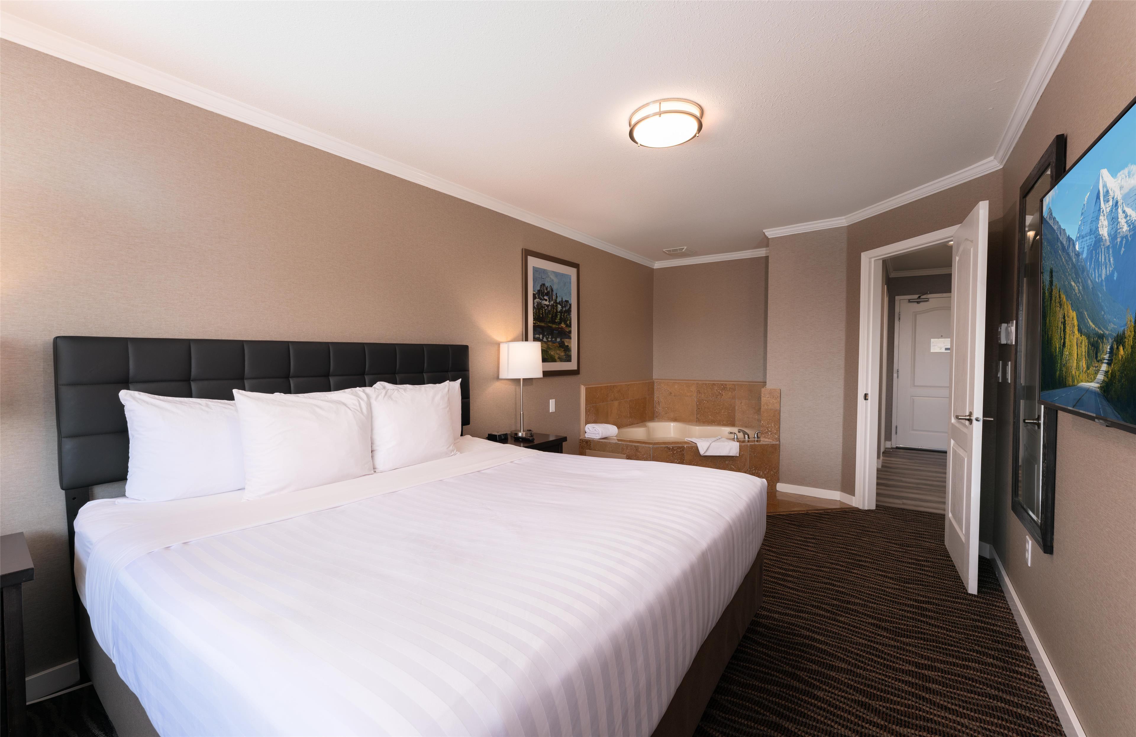 Suite with Kitchenette