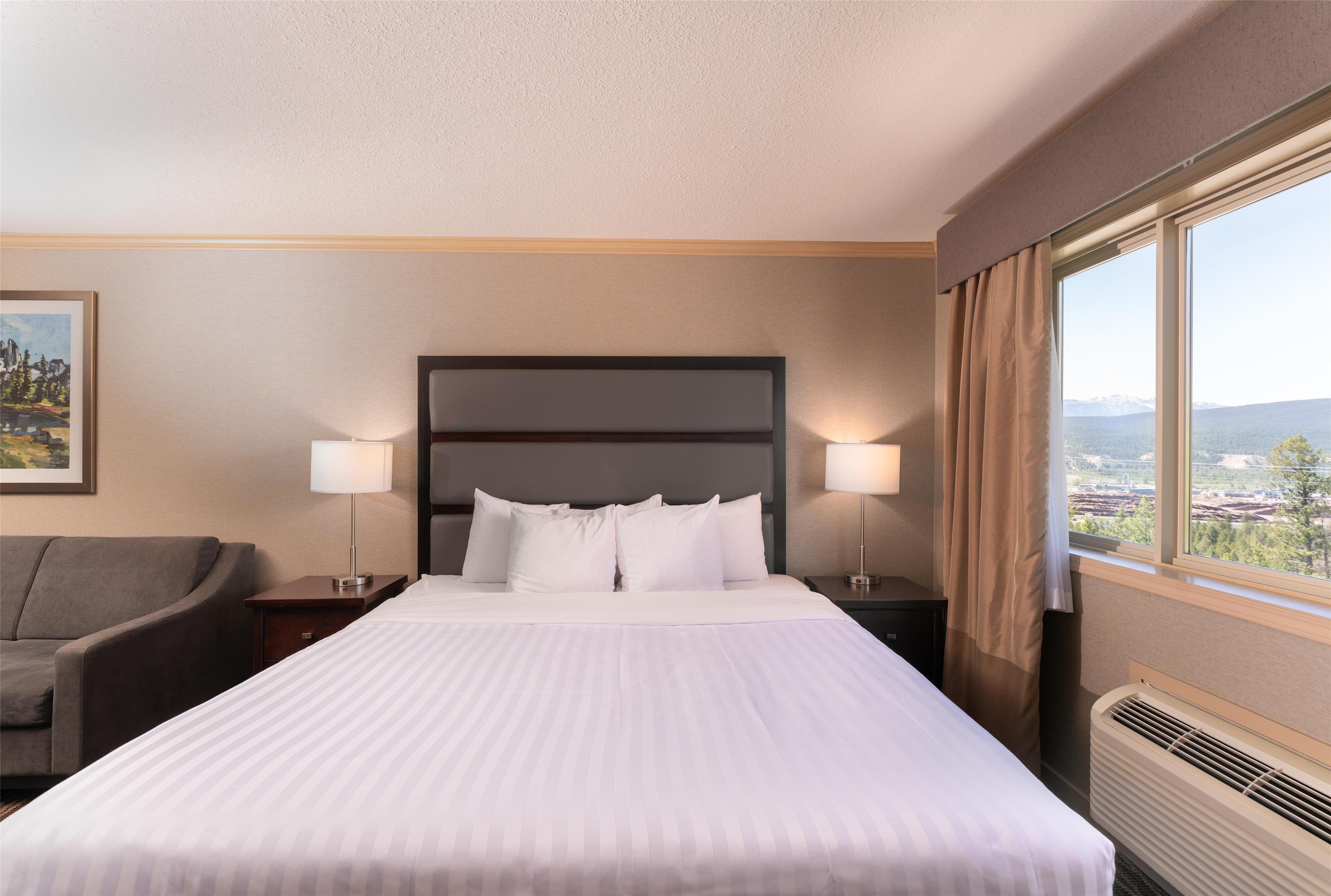 Suite with Kitchenette