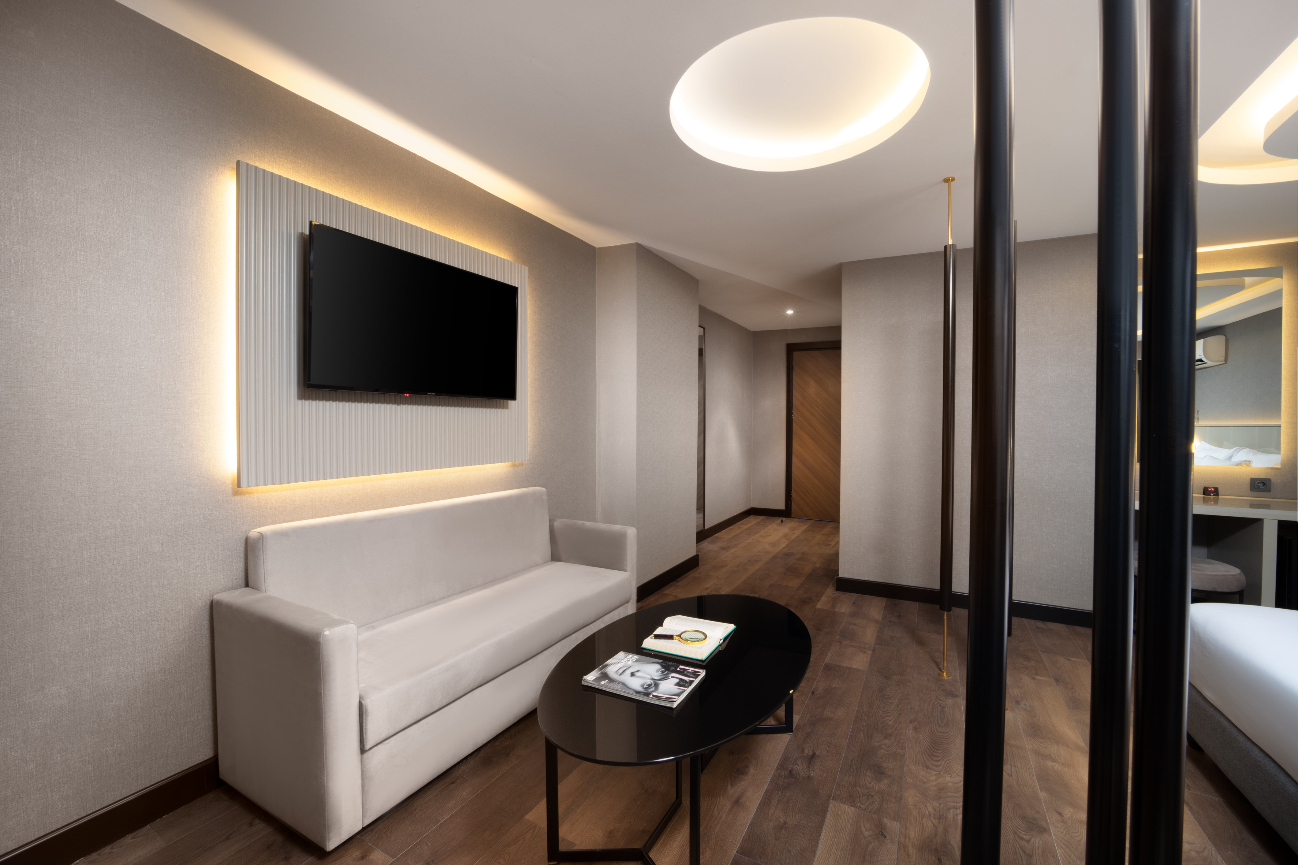 Double Deluxe One Bed